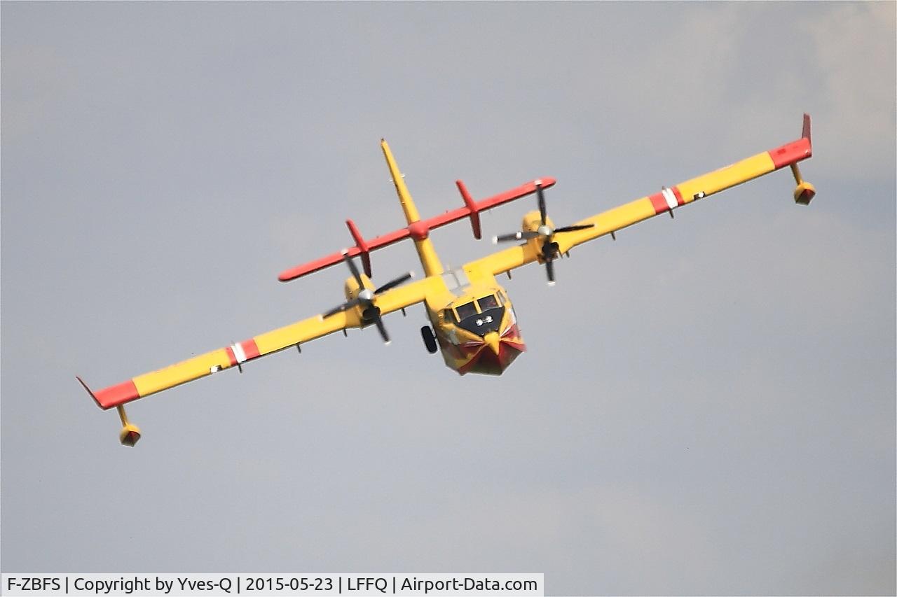 F-ZBFS, Canadair CL-215-6B11 CL-415 C/N 2001, Canadair CL-415, On display, La Ferté-Alais airfield (LFFQ) Air show 2015