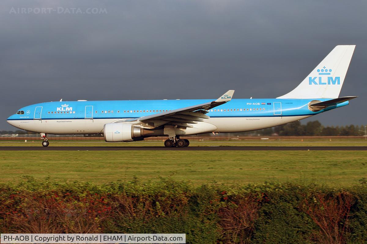 PH-AOB, 2005 Airbus A330-203 C/N 686, at spl