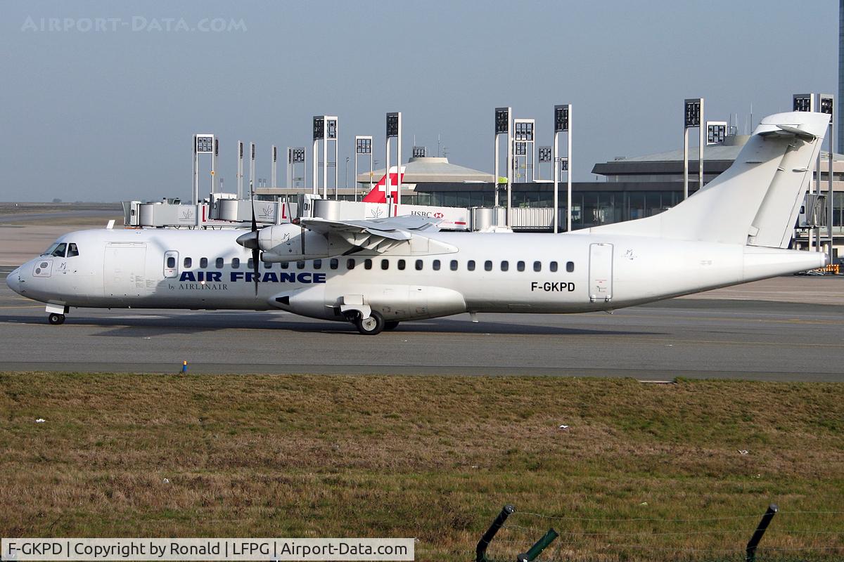 F-GKPD, 1990 ATR 72-202 C/N 177, at cdg