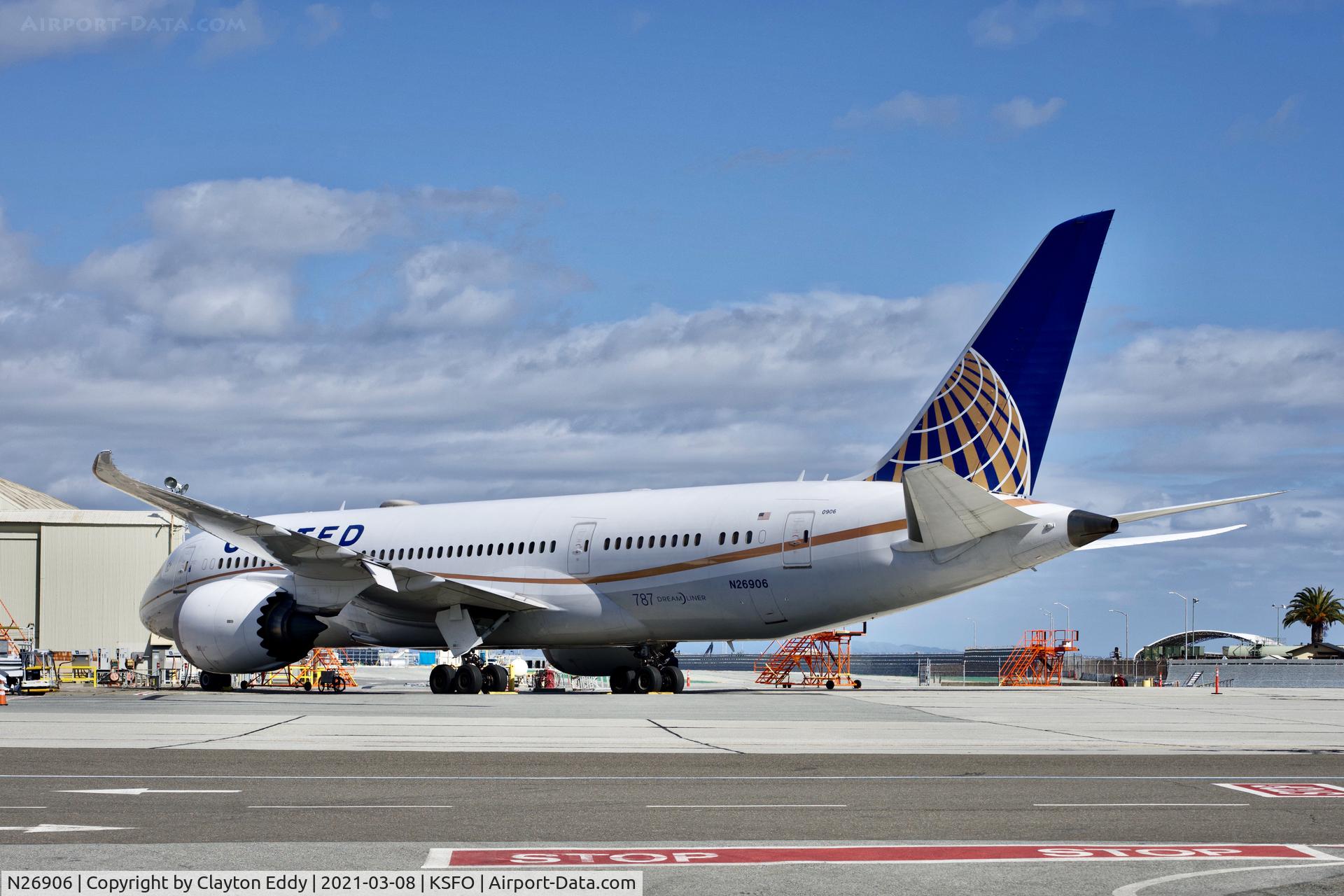 N26906, 2012 Boeing 787-8 Dreamliner C/N 34829, SFO 2021.