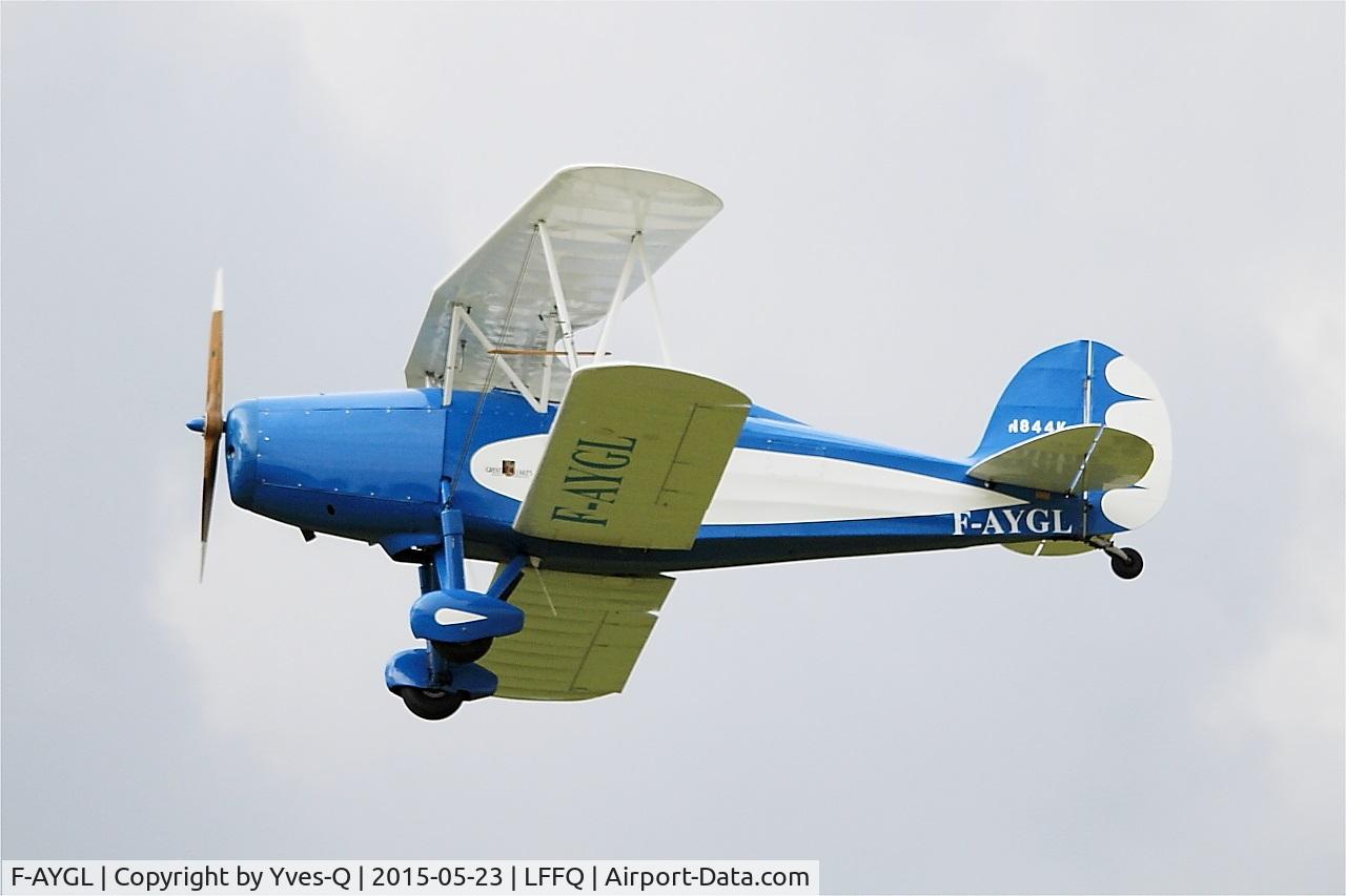 F-AYGL, 1930 Great Lakes 2T-1A Sport Trainer C/N 91, Great Lakes 2T-1A Sport Trainer, Take off rwy 28, La Ferté-Alais (LFFQ) Air show 2015
