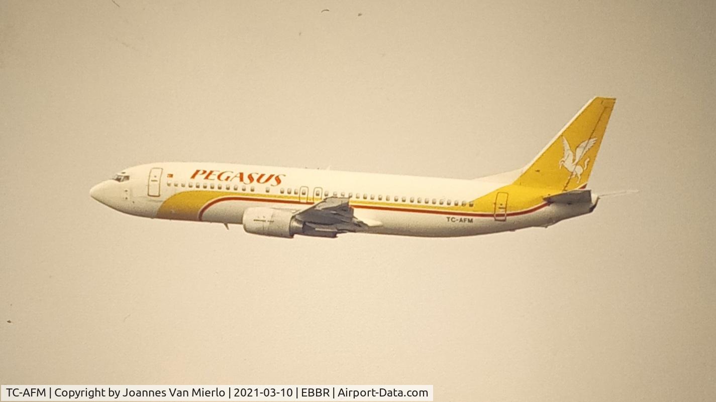 TC-AFM, 1992 Boeing 737-4Q8 C/N 26279, Climbing out of Brussels