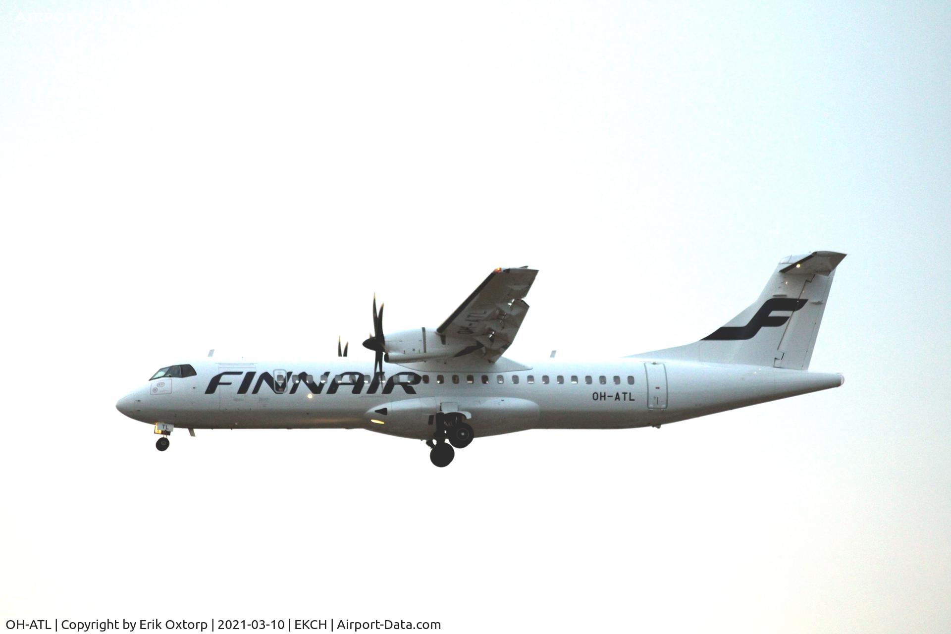 OH-ATL, 2009 ATR 72-212A C/N 851, OH-ATL landing rw 22L