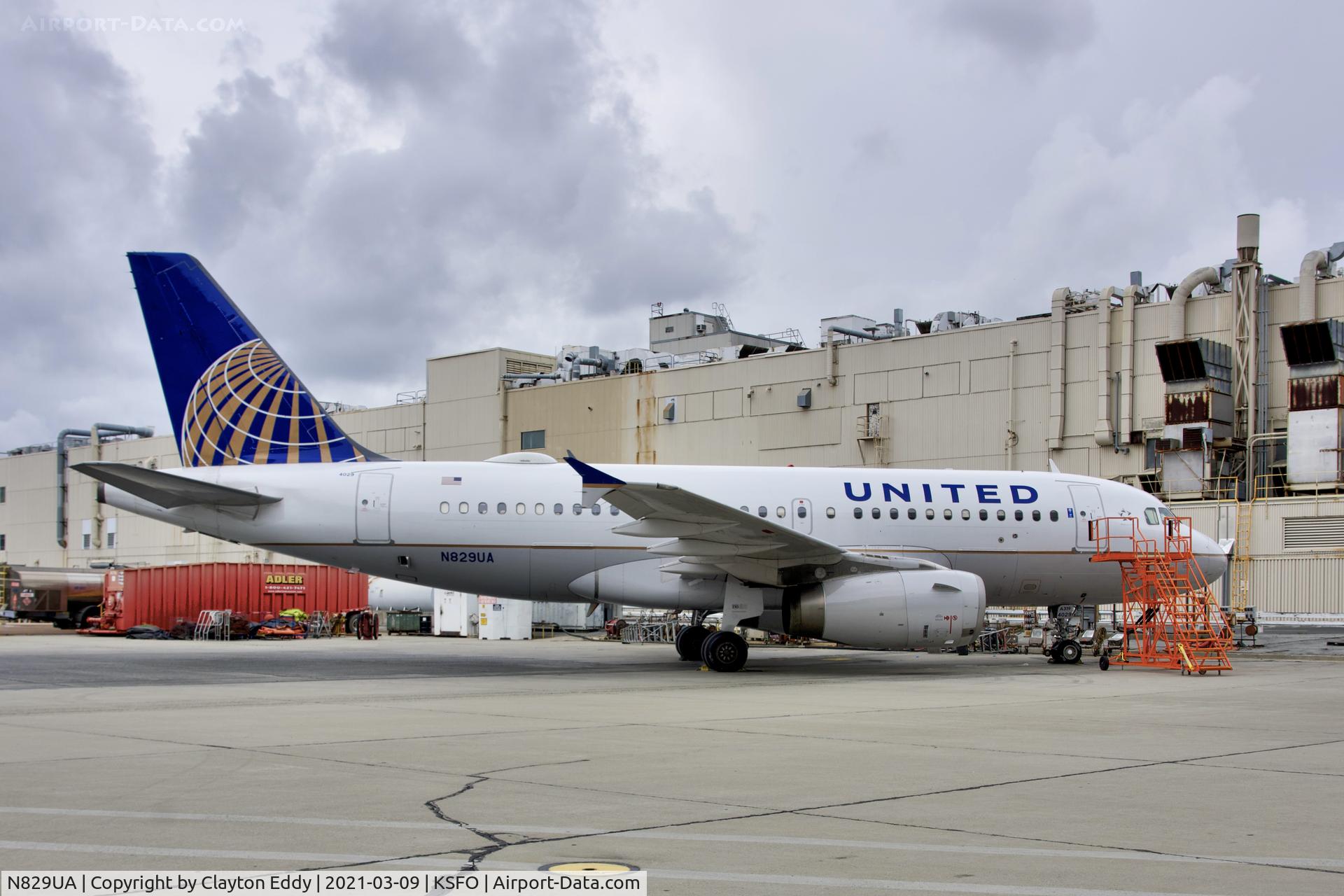N829UA, 2000 Airbus A319-131 C/N 1211, SFO 2021.