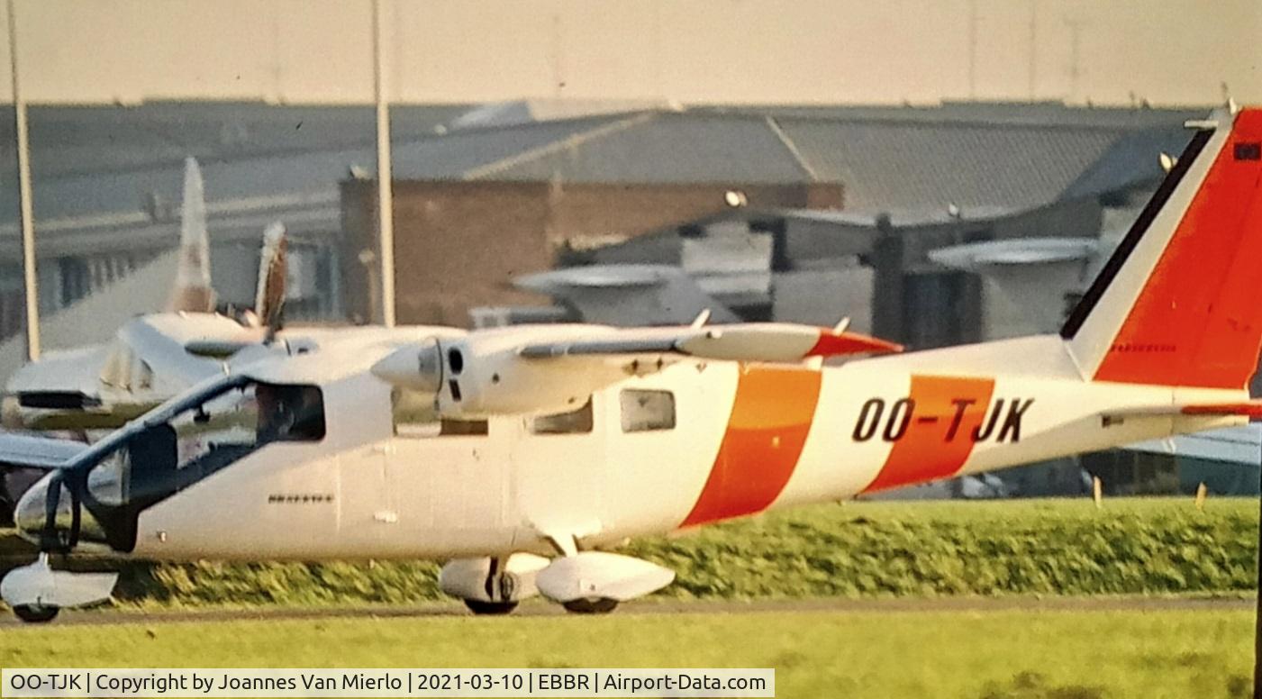OO-TJK, 1986 Partenavia P-68B Observer C/N 372-28-OB, taxiing at Brussels