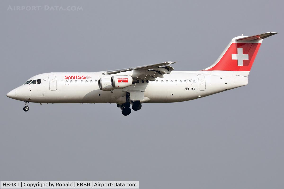 HB-IXT, 1995 British Aerospace Avro 146-RJ100 C/N E3259, at bru