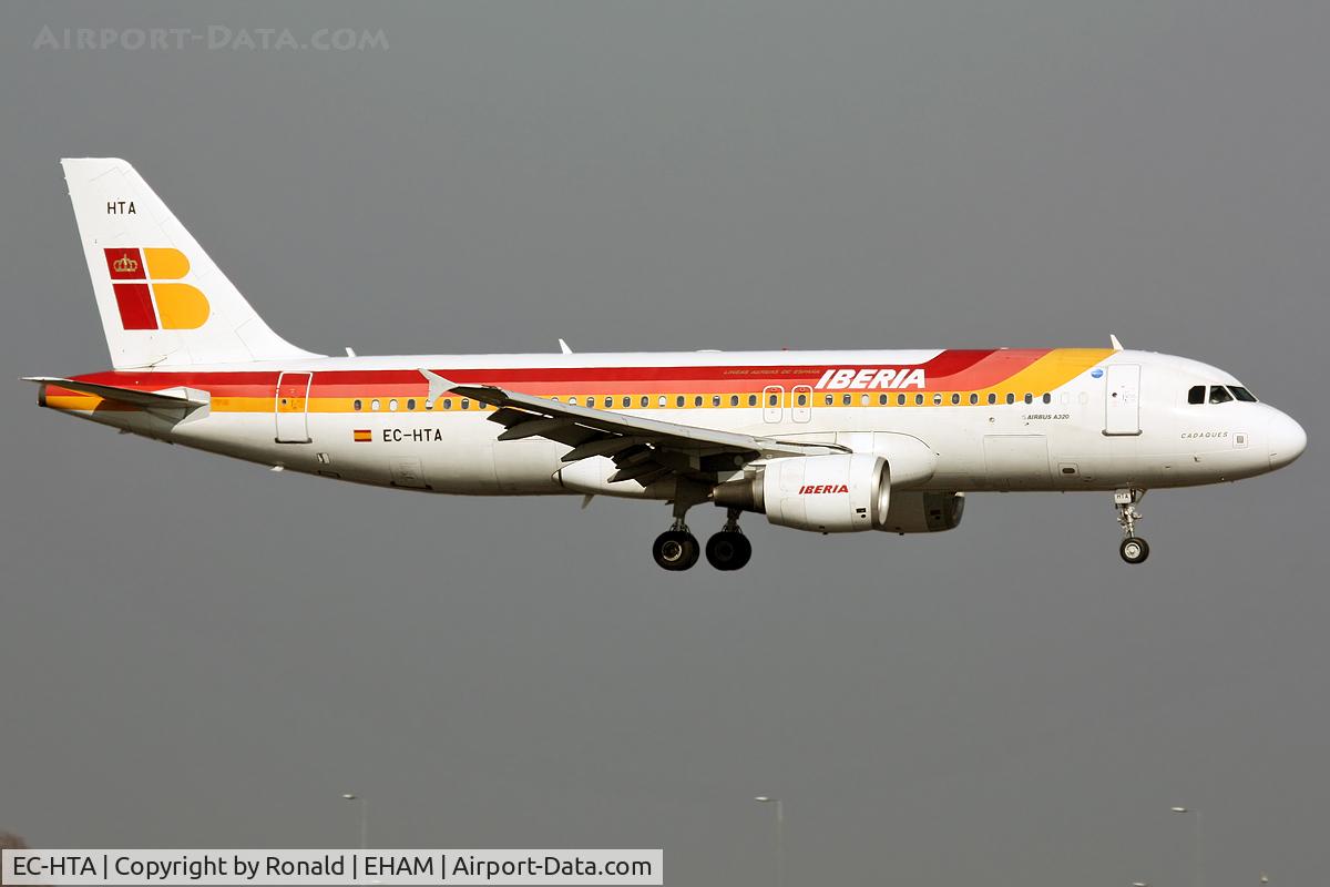 EC-HTA, 2001 Airbus A320-214 C/N 1516, at spl