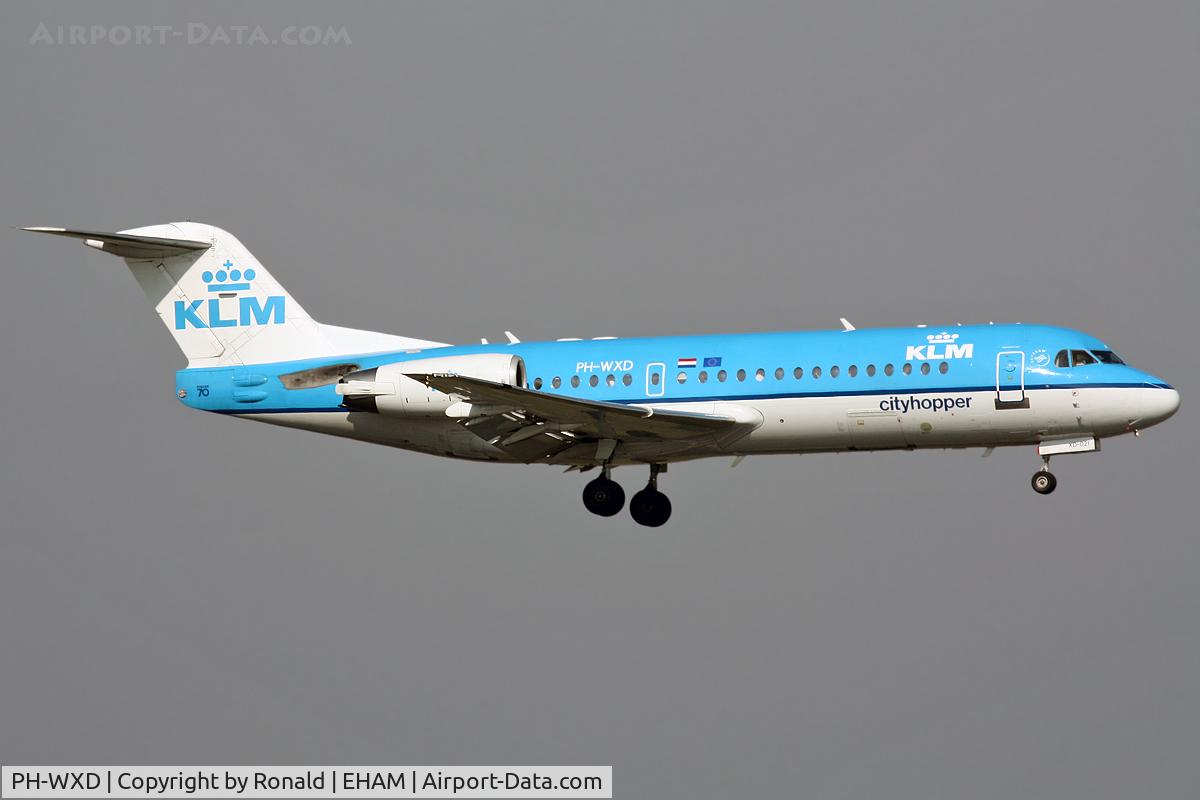 PH-WXD, 1995 Fokker 70 (F-28-0070) C/N 11563, at spl