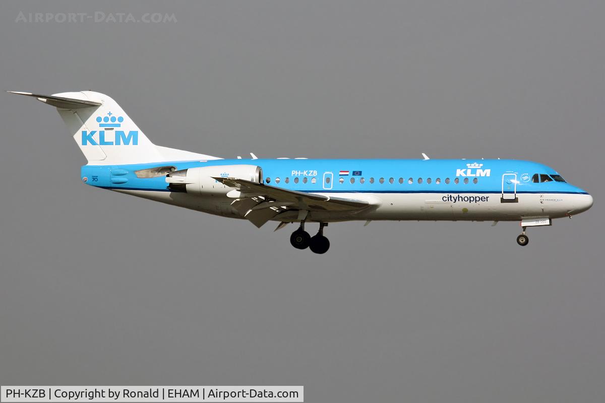 PH-KZB, 1996 Fokker 70 (F-28-070) C/N 11562, at spl
