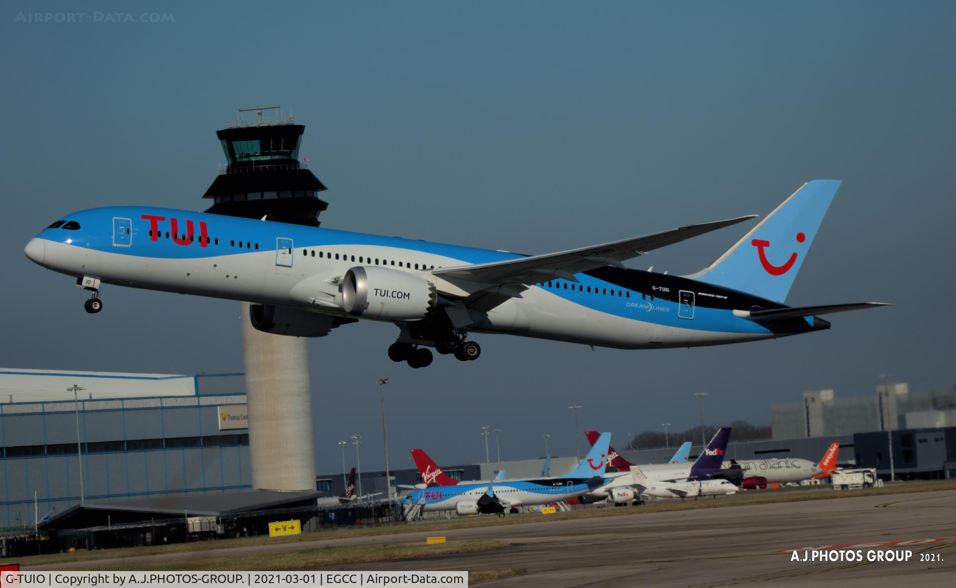 G-TUIO, 2019 Boeing 787-9 Dreamliner C/N 64294, just taken off