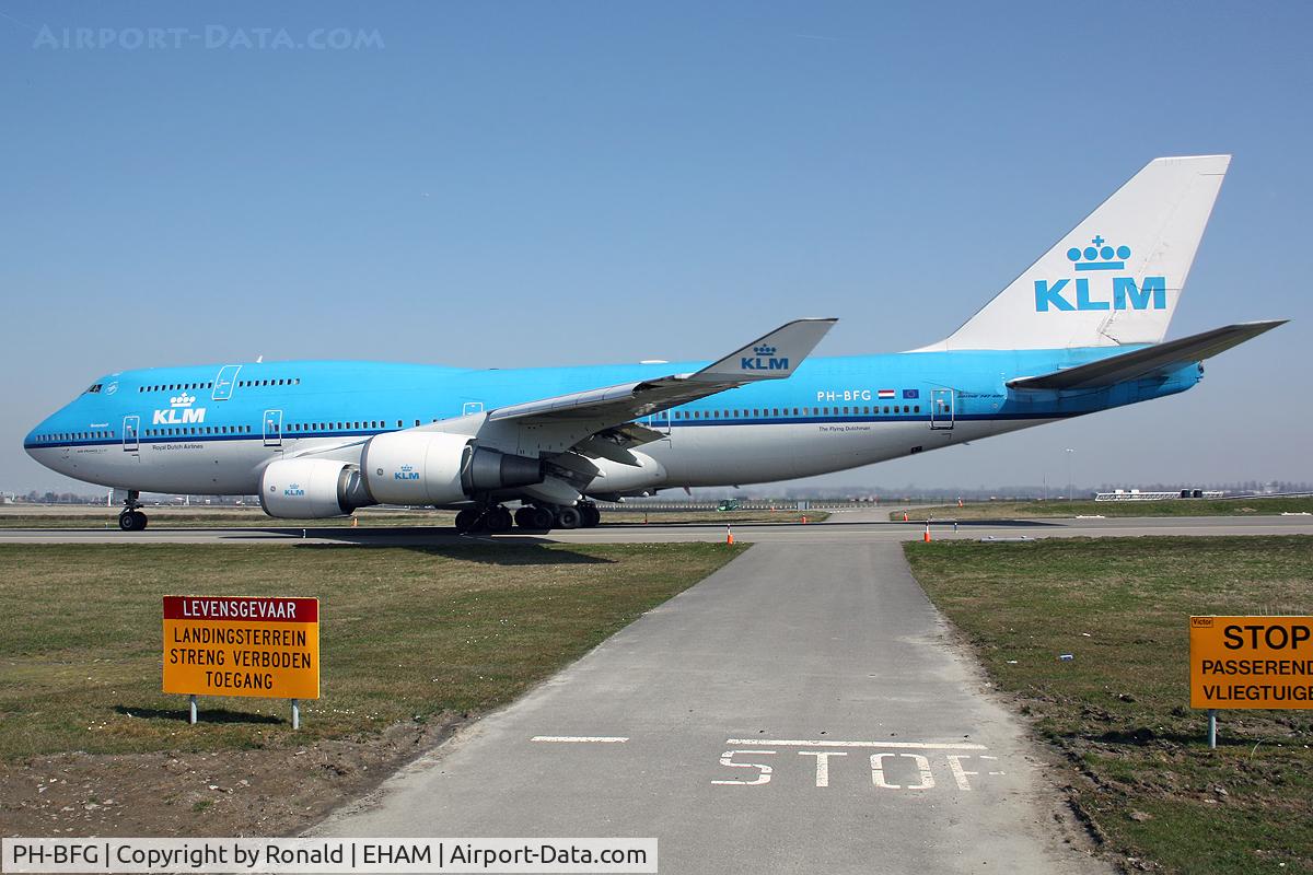 PH-BFG, 1990 Boeing 747-406 C/N 24517, at spl