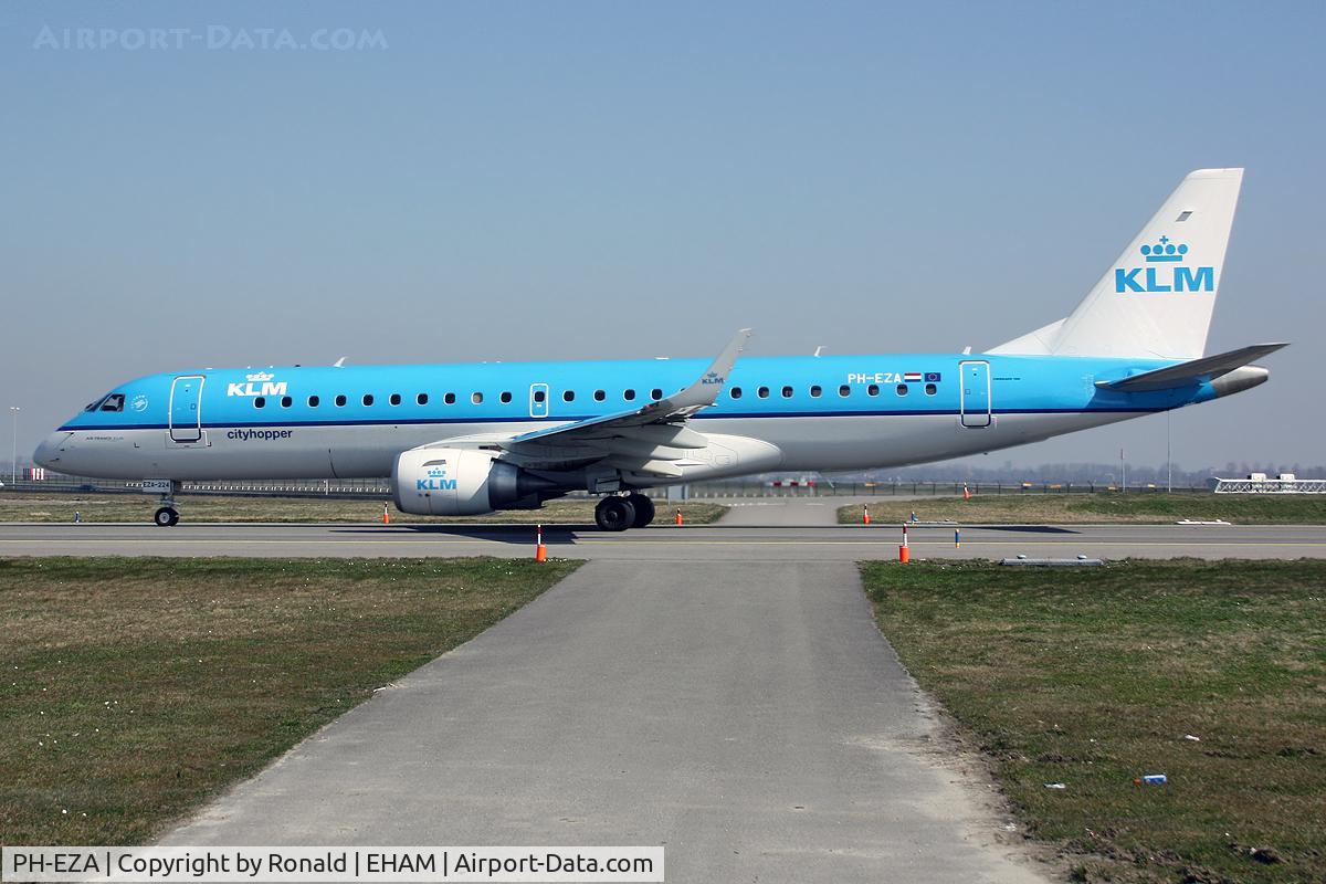 PH-EZA, 2008 Embraer 190LR (ERJ-190-100LR) C/N 19000224, at spl