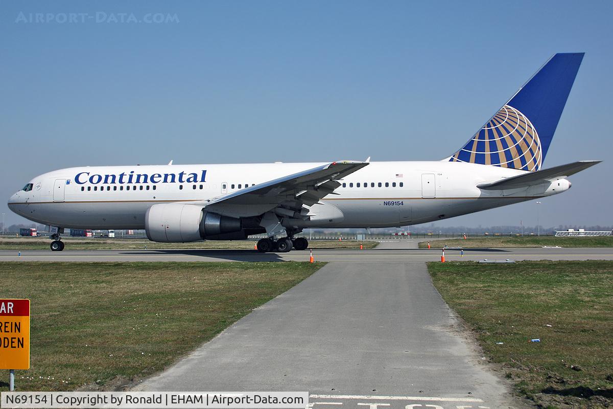 N69154, 2001 Boeing 767-224 C/N 30433, at spl