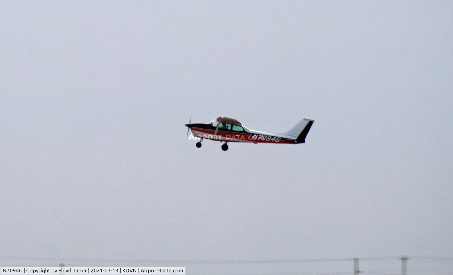 N7094G, 1969 Cessna 172K Skyhawk C/N 17258794, Beautiful evening flight