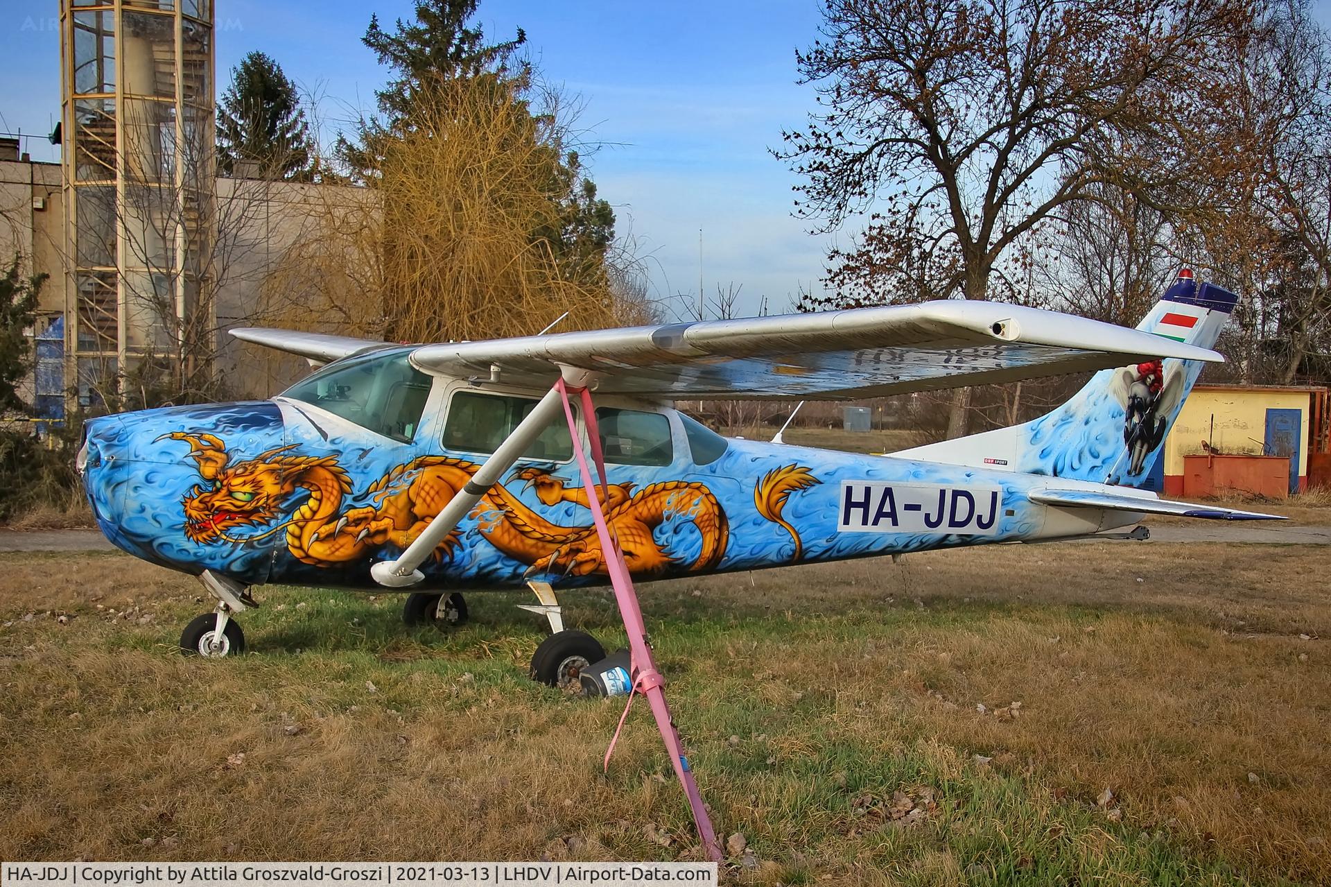 HA-JDJ, 1962 Cessna 182E Skylane Skylane C/N 18254279, LHDV - Dunaújváros-Kisapostag Airport, Hungary