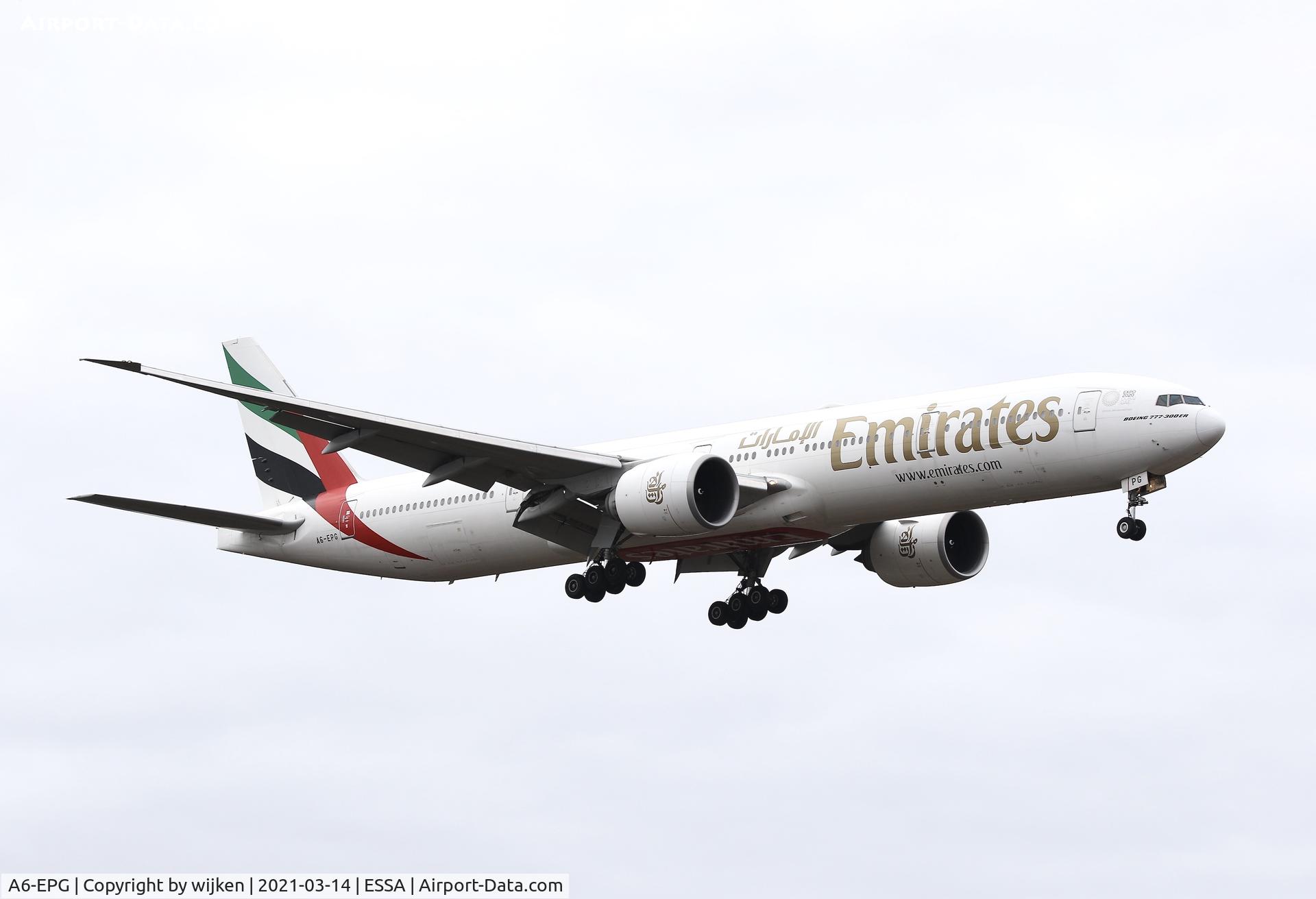 A6-EPG, 2015 Boeing 777-31H/ER C/N 42326, RWY 01L