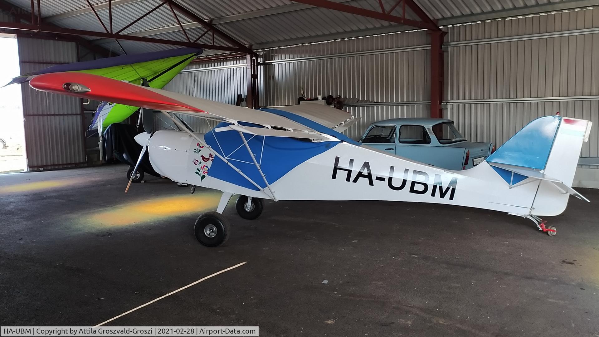 HA-UBM, 2004 Apollo Fox C/N 270904, Tótvázsony Airport - Kövesgyürpuszta, Hungary