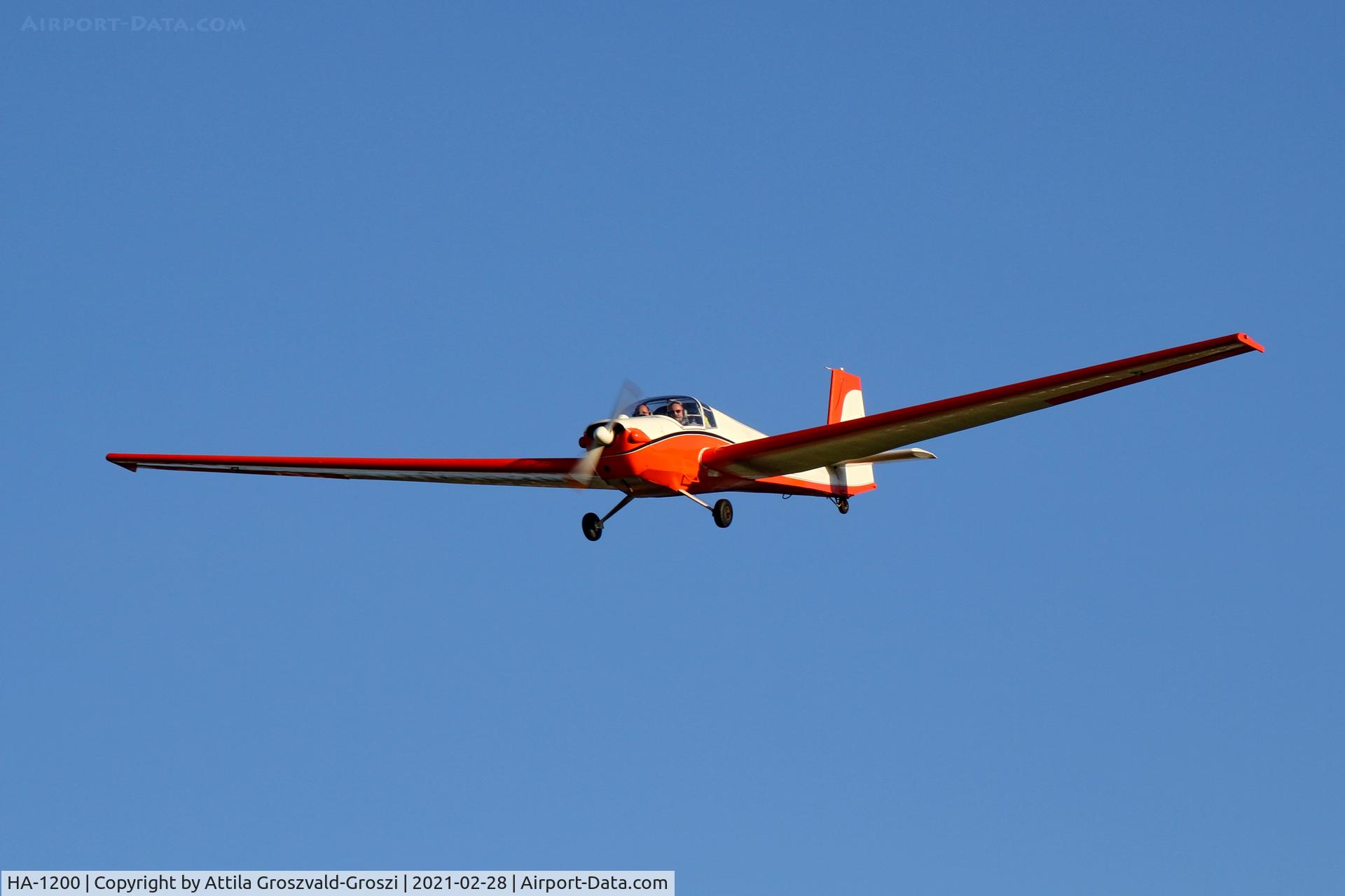HA-1200, 1975 Scheibe SF-25C Falke C/N 44119, Tótvázsony Airport - Kövesgyürpuszta, Hungary