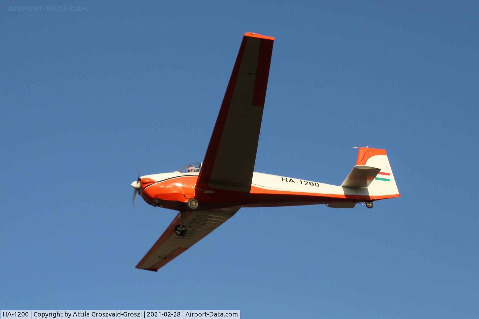 HA-1200, 1975 Scheibe SF-25C Falke C/N 44119, Tótvázsony Airport - Kövesgyürpuszta, Hungary