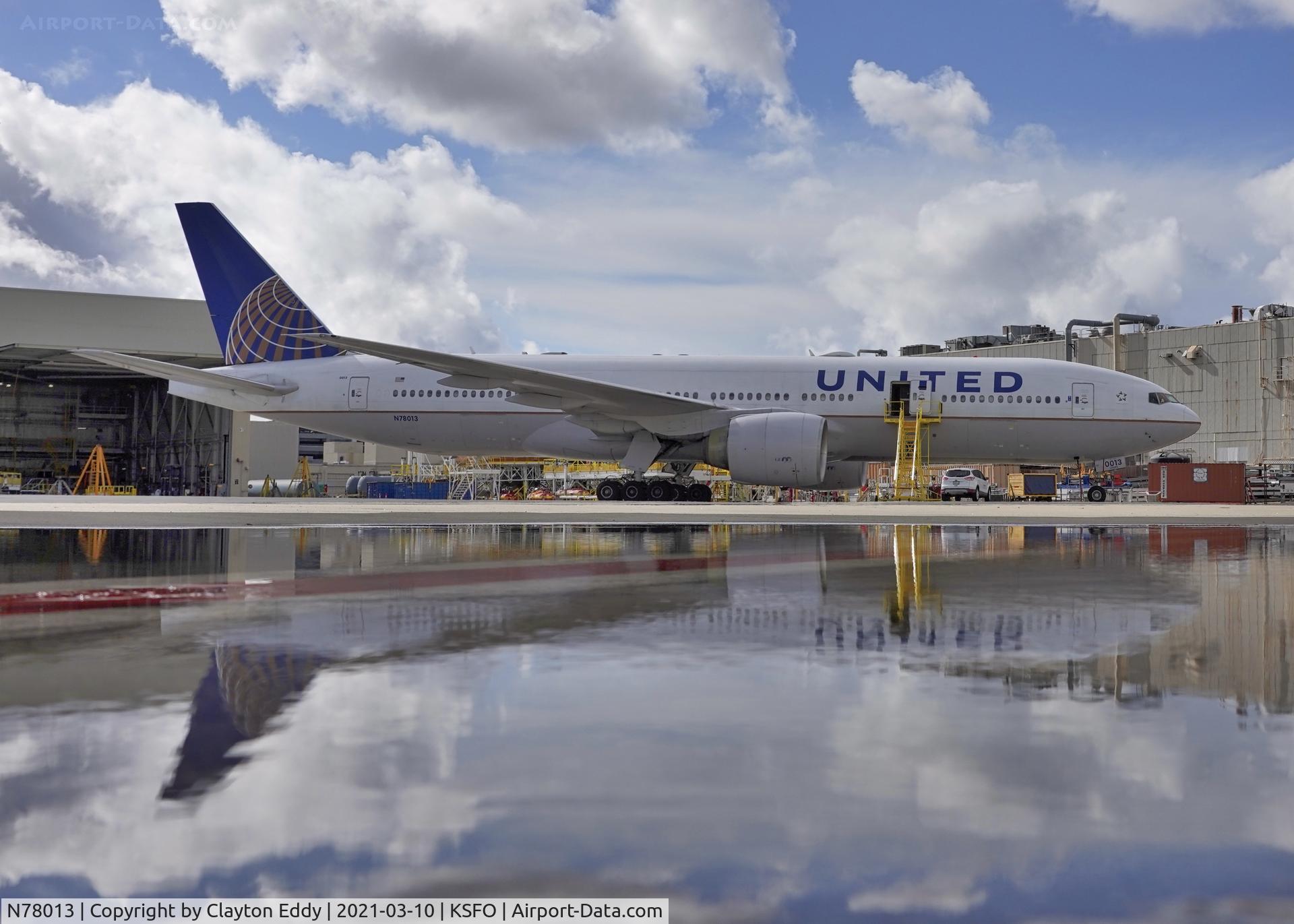 N78013, 1999 Boeing 777-224 C/N 29861, SFO 2021.