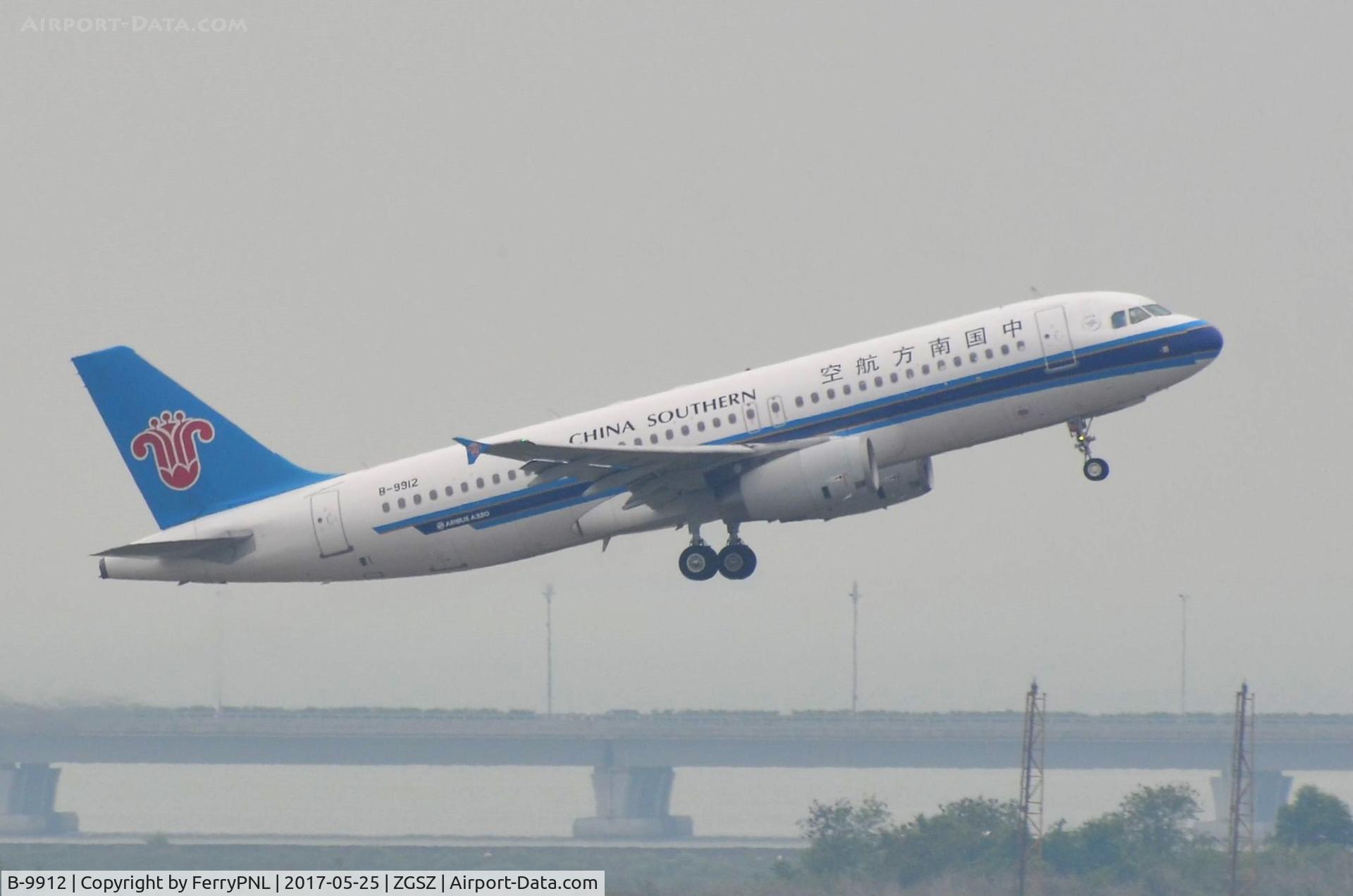 B-9912, 2013 Airbus A320-232 C/N 5561, China Southern A320 departing