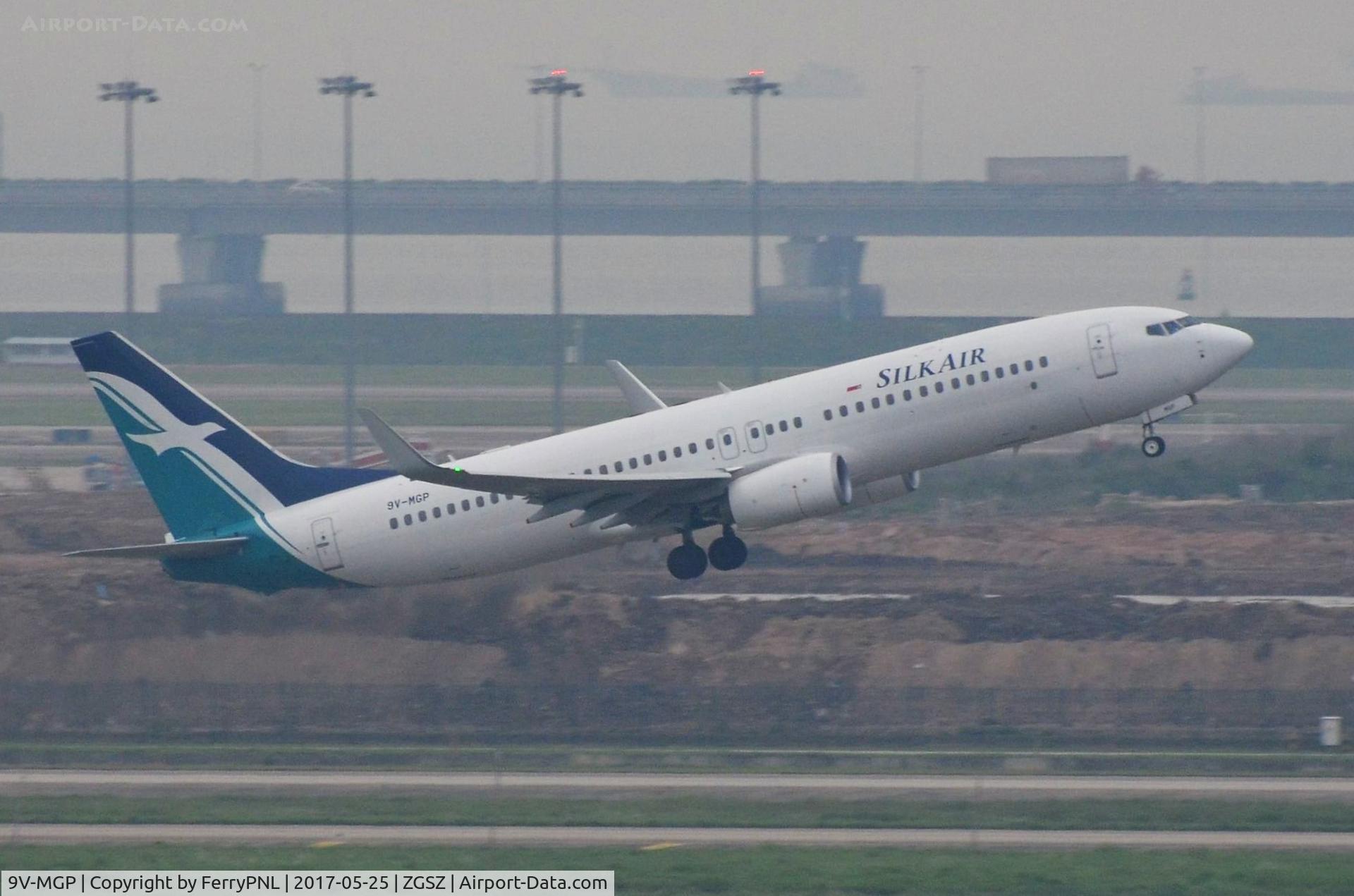 9V-MGP, 2016 Boeing 737-8SA C/N 44232, Silkair B738 taking-off