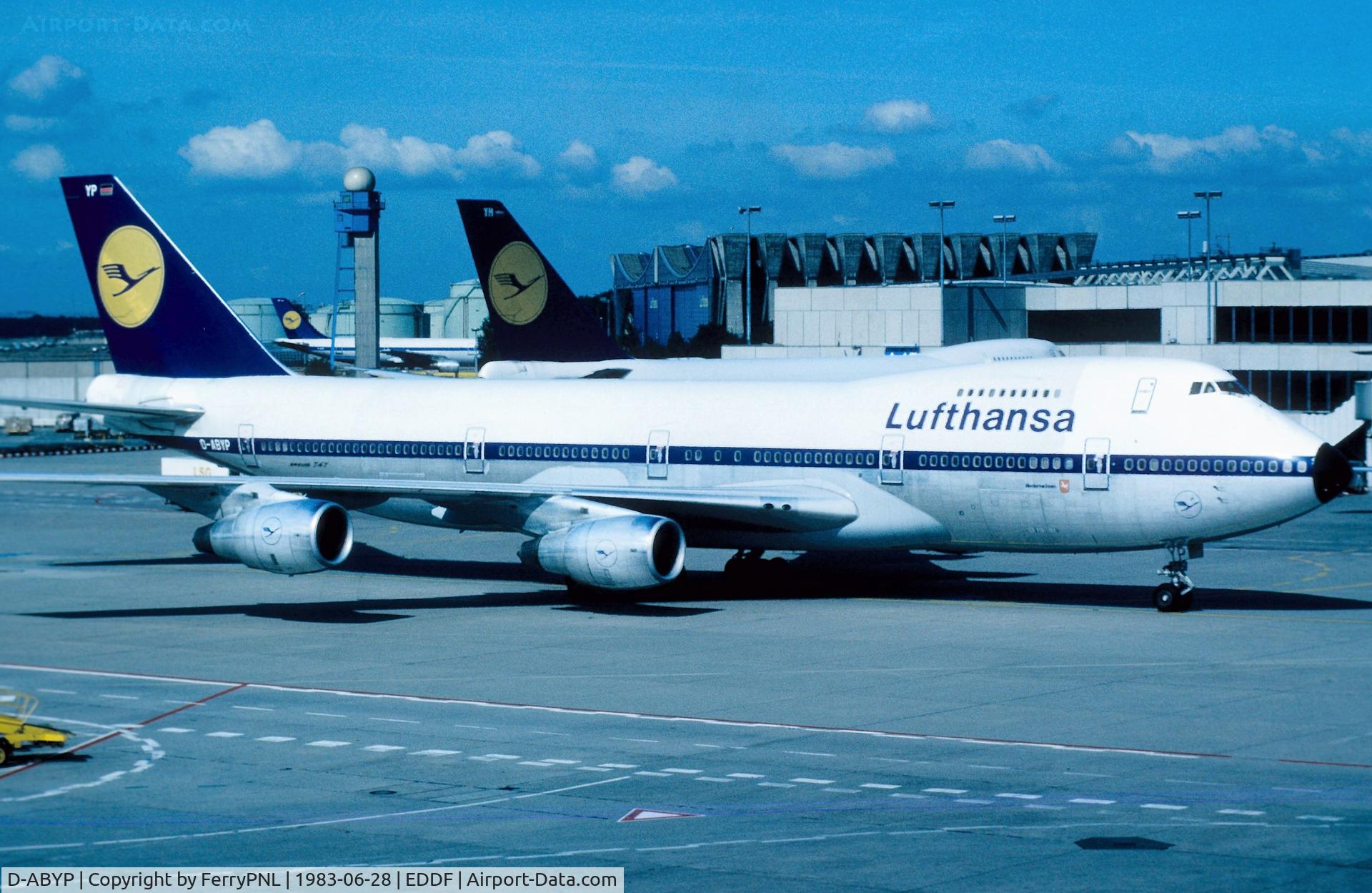 D-ABYP, 2014 Boeing 747-830 C/N 37839, Lufthansa B742 looking for its gate