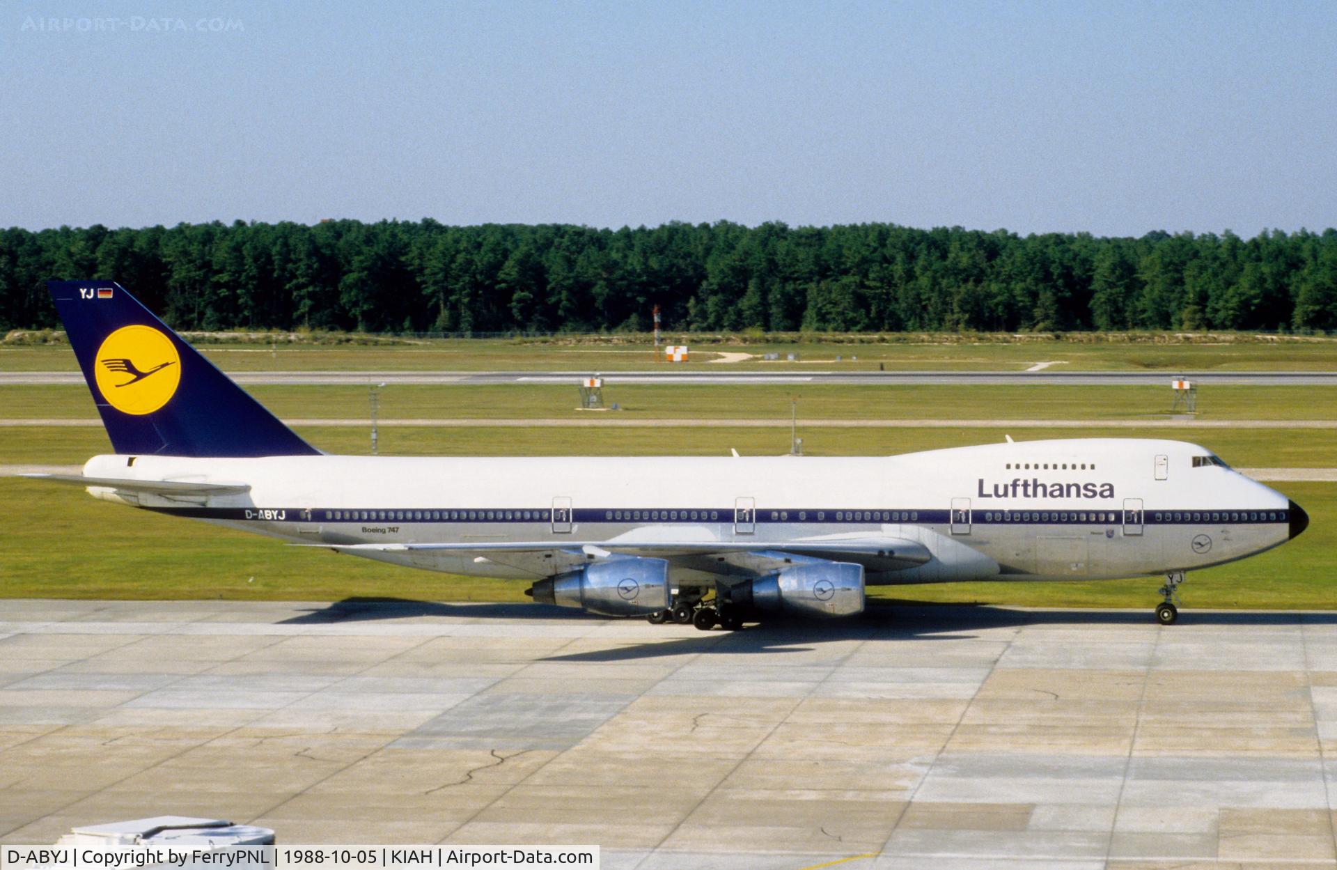 D-ABYJ, 1976 Boeing 747-230B C/N 21220, Lufthansa B742 pushed back for departure to FRA