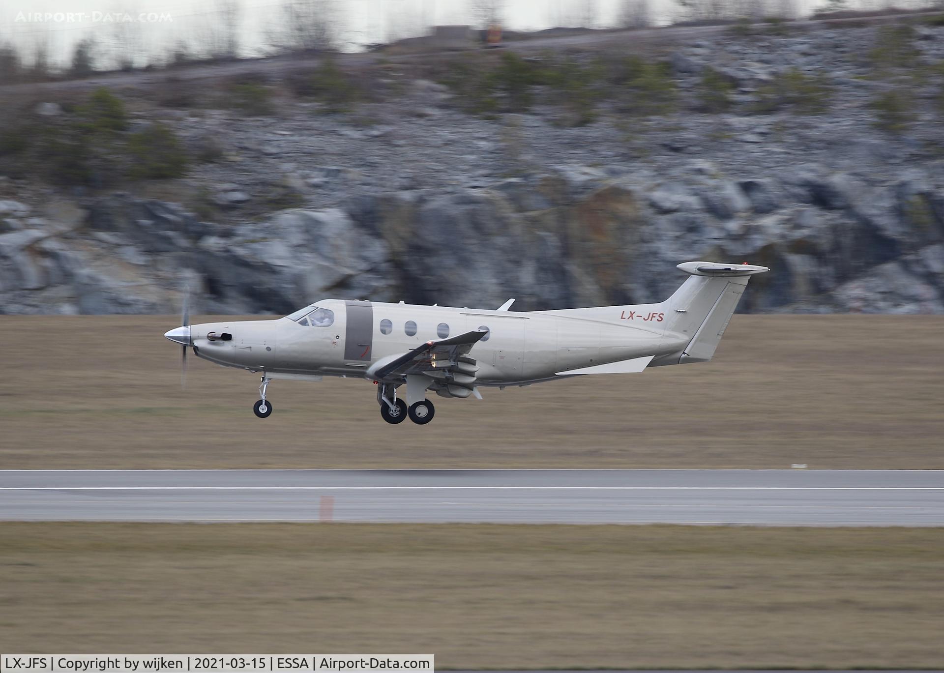 LX-JFS, 2011 Pilatus PC-12/47E C/N 1314, RWY 01R