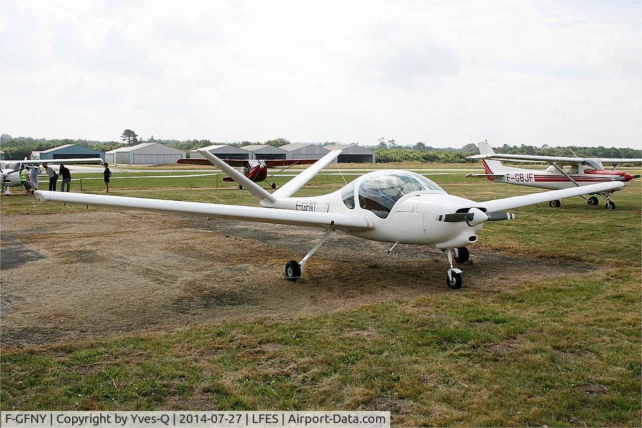 F-GFNY, Robin ATL C/N 21, Robin ATL, Guiscriff airfield (LFES) open day 2014