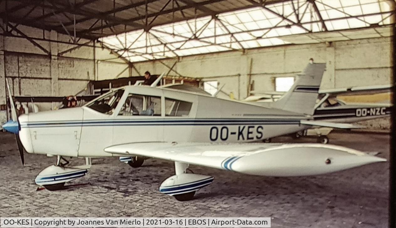 OO-KES, 1973 Piper PA-28-140 Cherokee F C/N 28-7325013, scan from slide