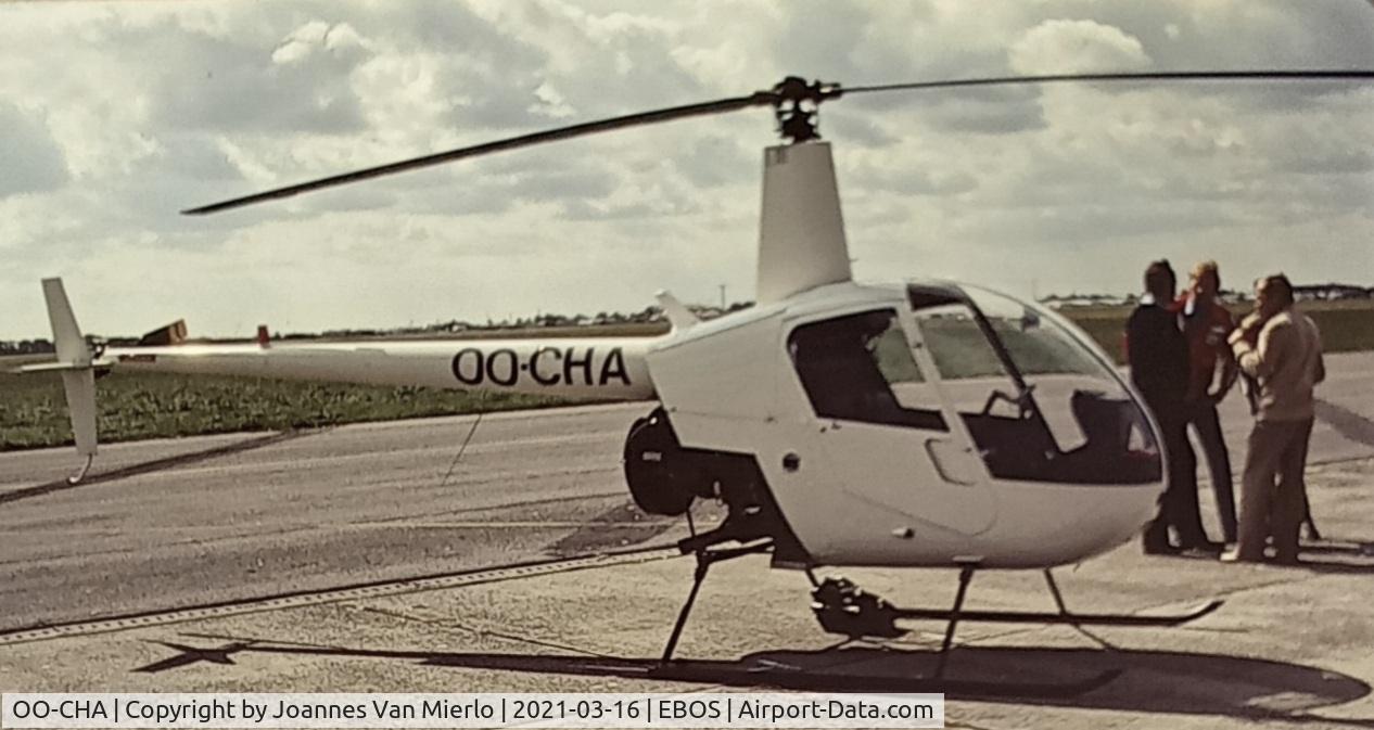 OO-CHA, 1981 Robinson R22 C/N 0124, scan from slide