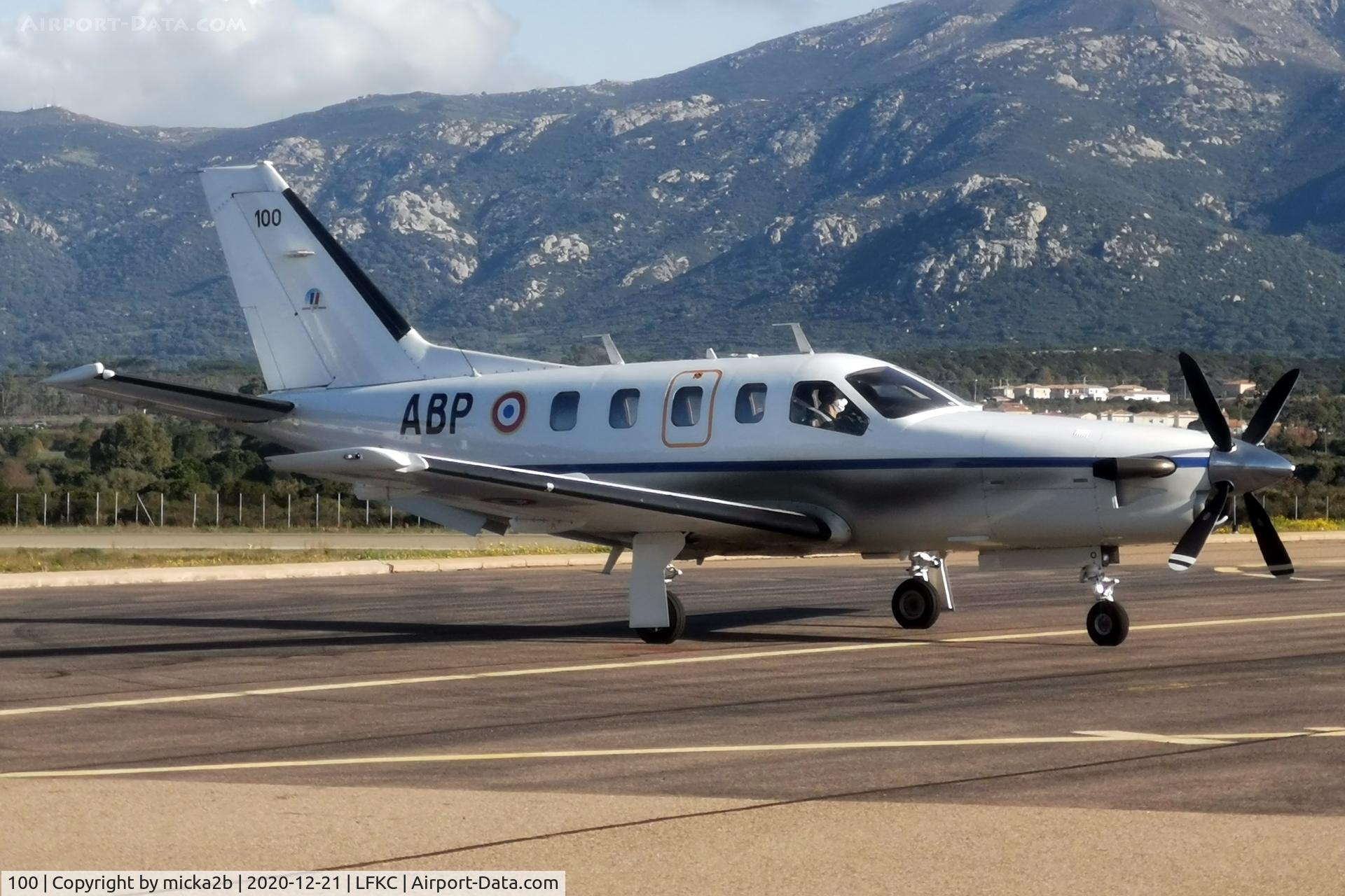 100, Socata TBM-700 C/N 100, Parked