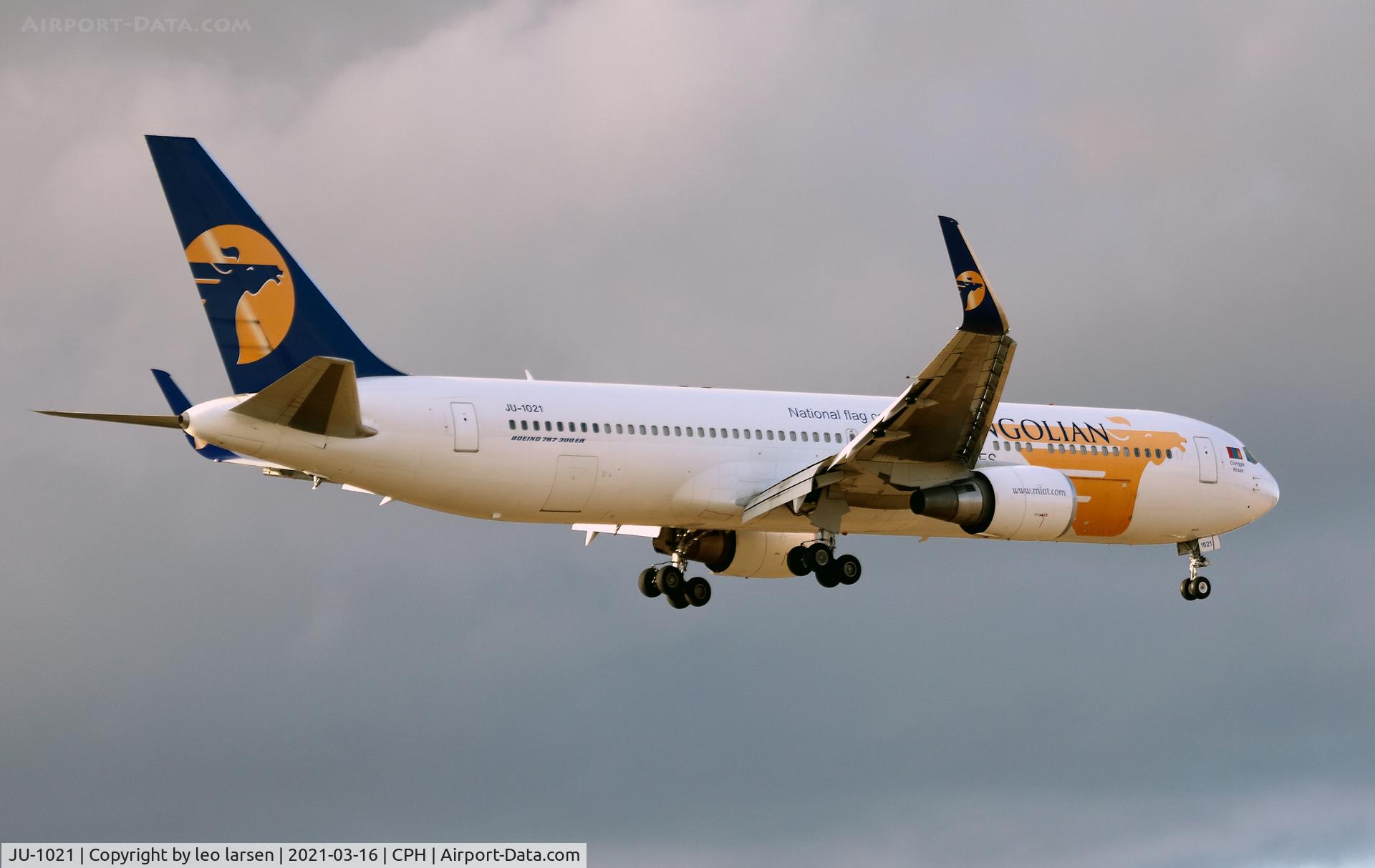 JU-1021, 2013 Boeing 767-34G/ER C/N 41519, Copenhagen 16.3.2021