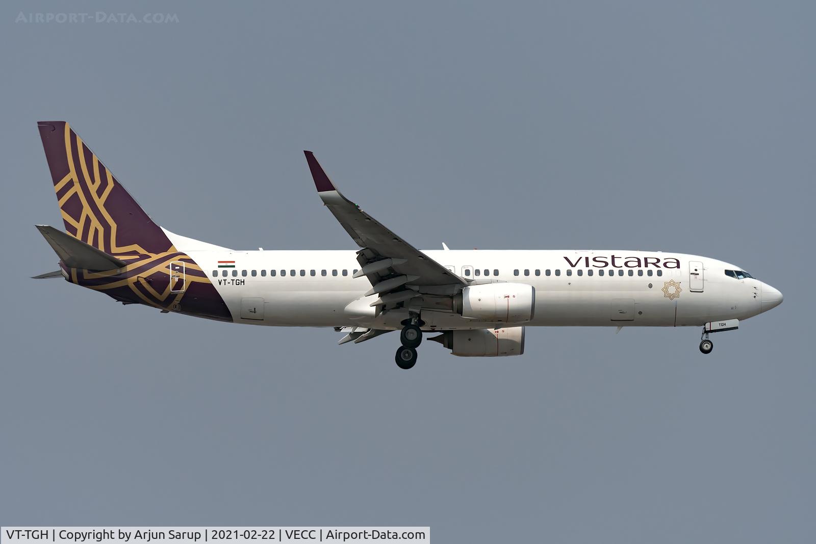 VT-TGH, 2014 Boeing 737-8AL C/N 39066, UK771 on short final for Rwy 01R at NSCBIA as it arrives in the morning from Mumbai.  This aircraft was newly delivered to Jet Airways in June 2014 and wore the registration VT-JFT.  It joined Vistara in July 2019 and is one of six B737s in the fleet.