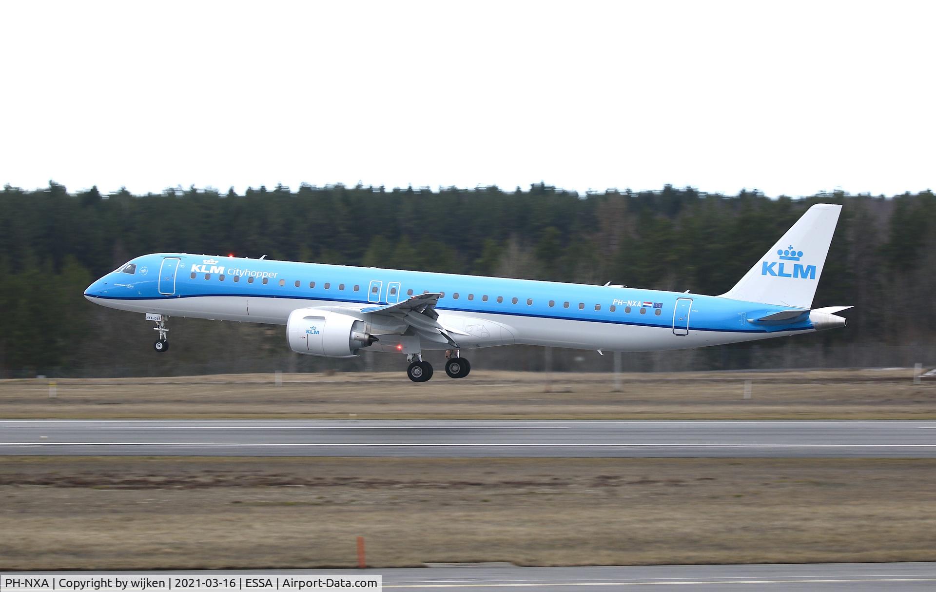 PH-NXA, 2021 Embraer E195-E2 (ERJ-190-400STD) C/N 19020045, RWY 26