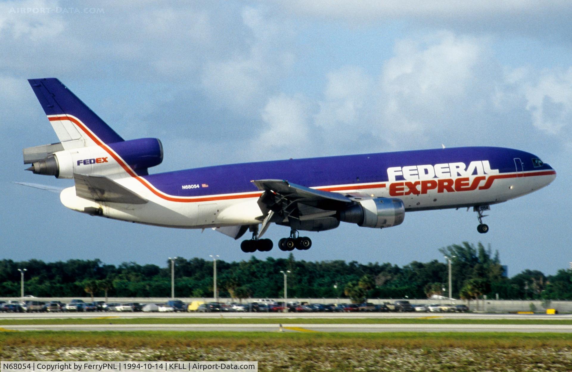 N68054, 1975 McDonnell Douglas MD-10-10F C/N 47808, Fedex DC-10-10F landing