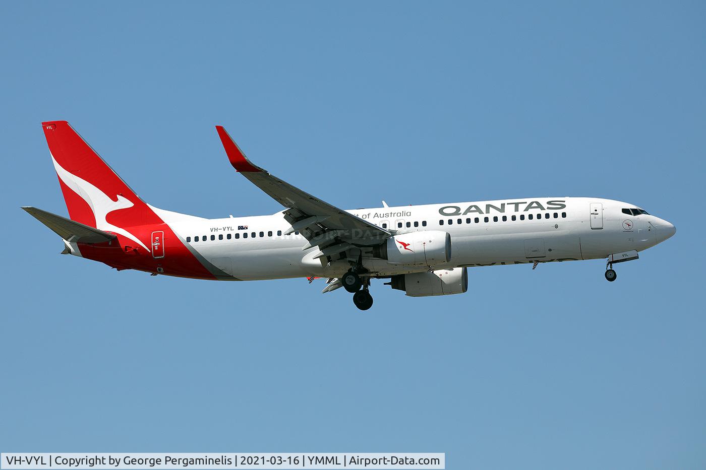 VH-VYL, 2008 Boeing 737-838 C/N 34184, On short final, runway 16.