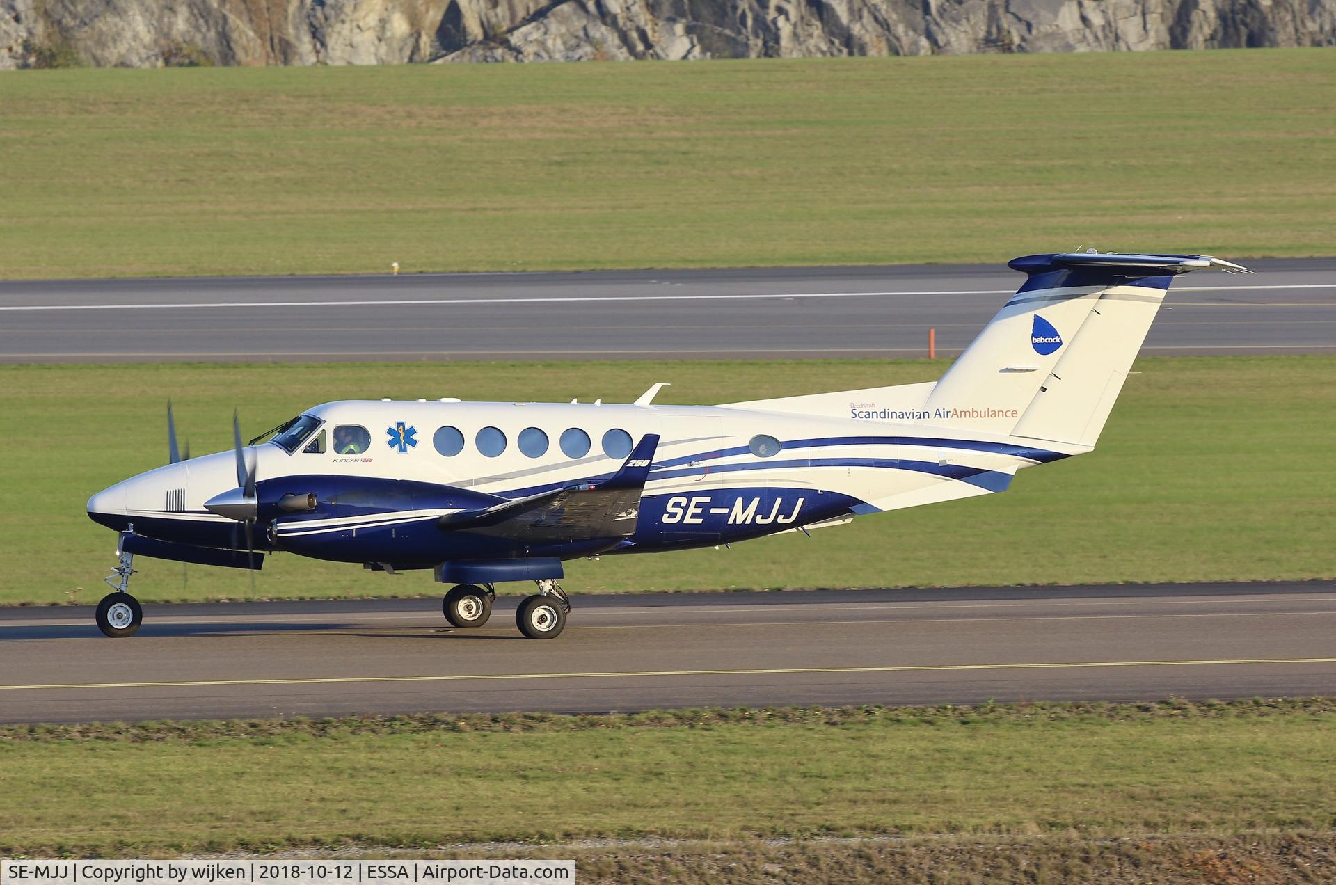 SE-MJJ, 2017 Beech B200GT King Air C/N BY-298, Taxiway W