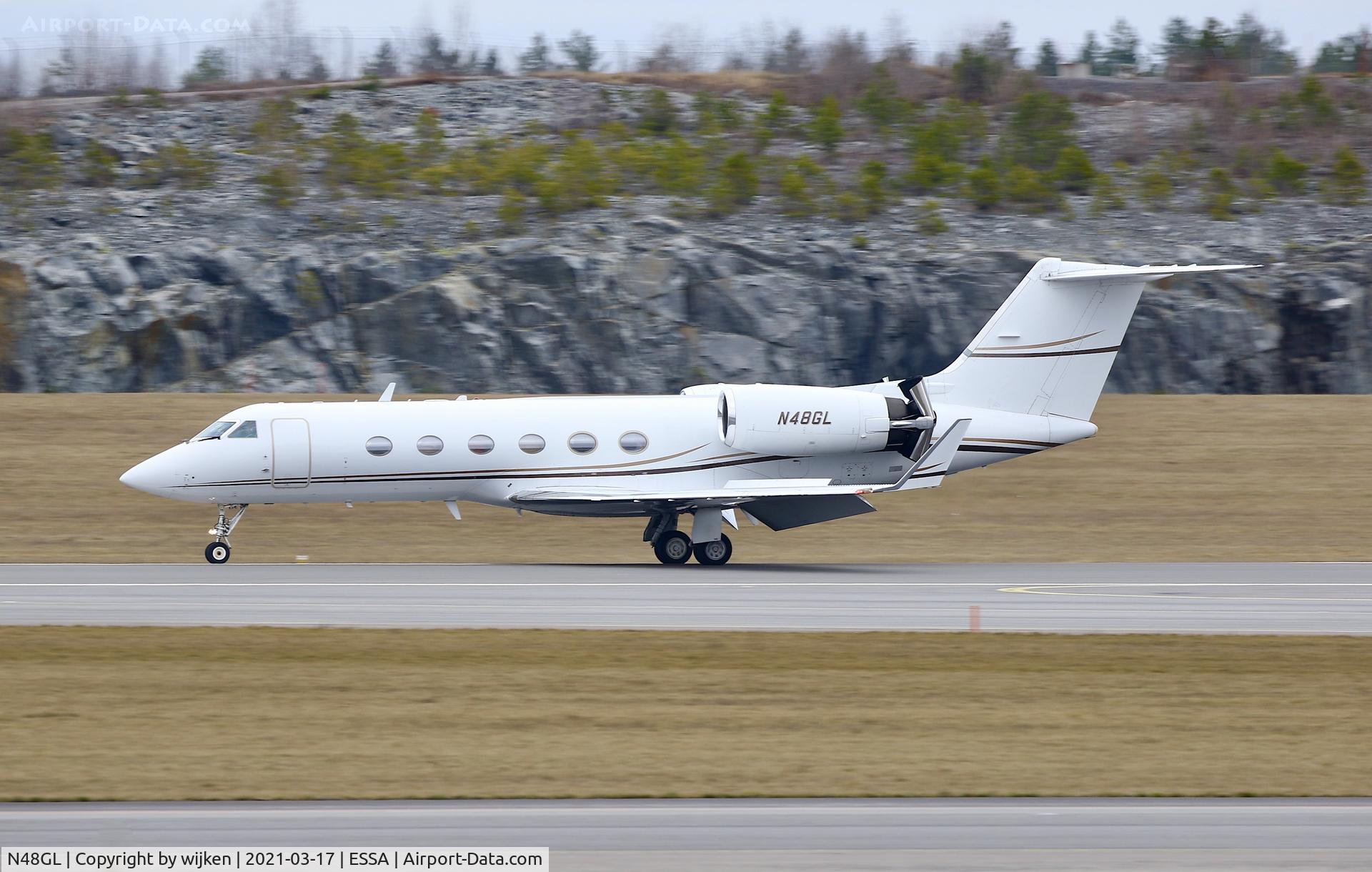 N48GL, 1988 Gulfstream Aerospace G-IV C/N 1052, RWY 01R