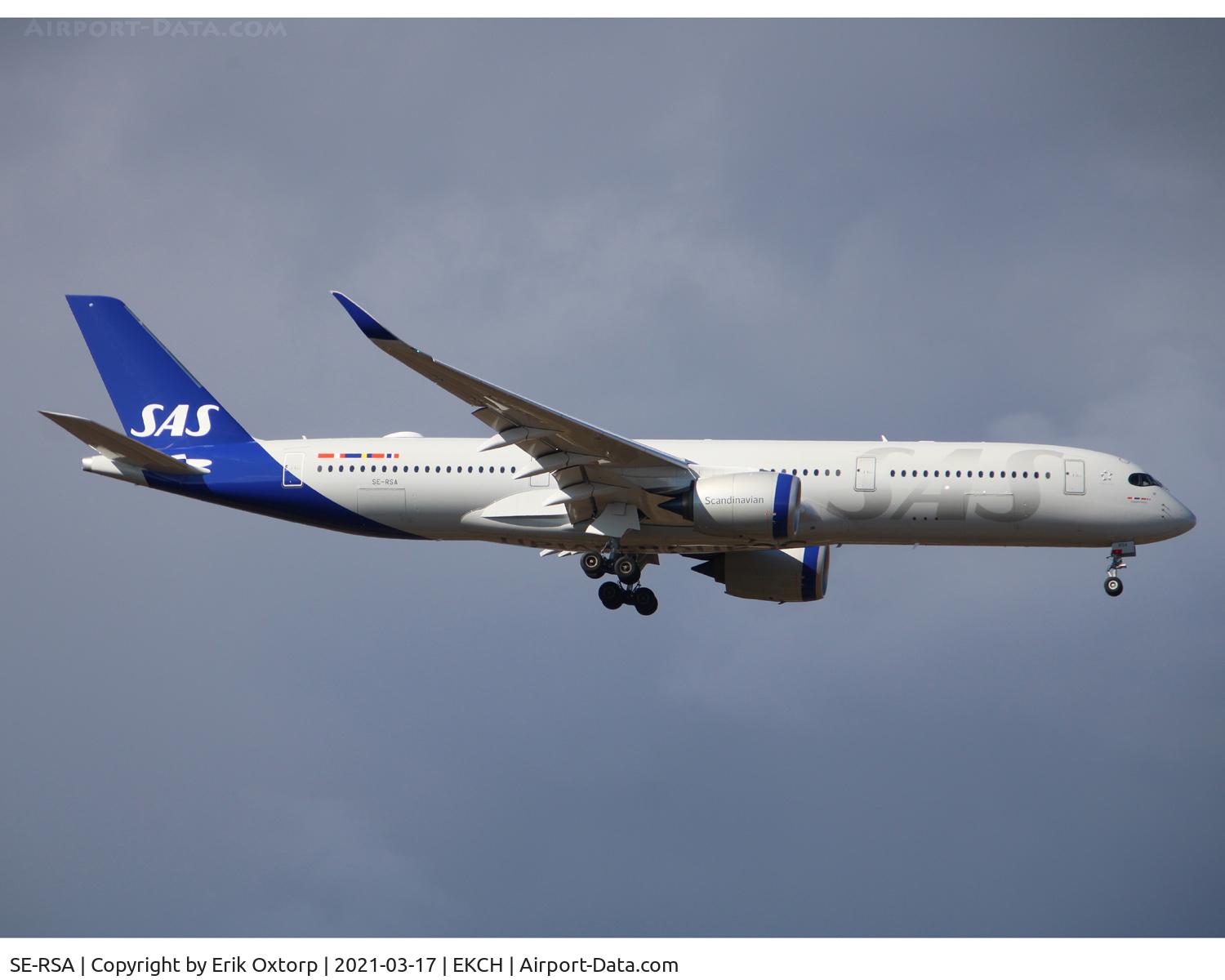 SE-RSA, 2019 Airbus A350-941 C/N 358, SE-RSA landing rw 04L