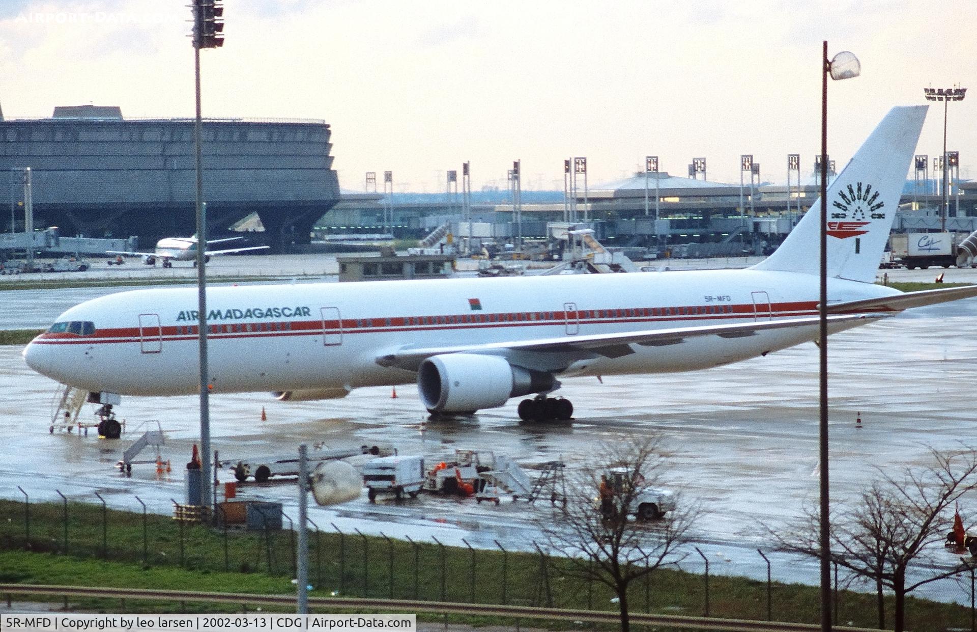 5R-MFD, 1999 Boeing 767-36N/ER C/N 29898, Paris Charles de Gaulle 13.3.2002