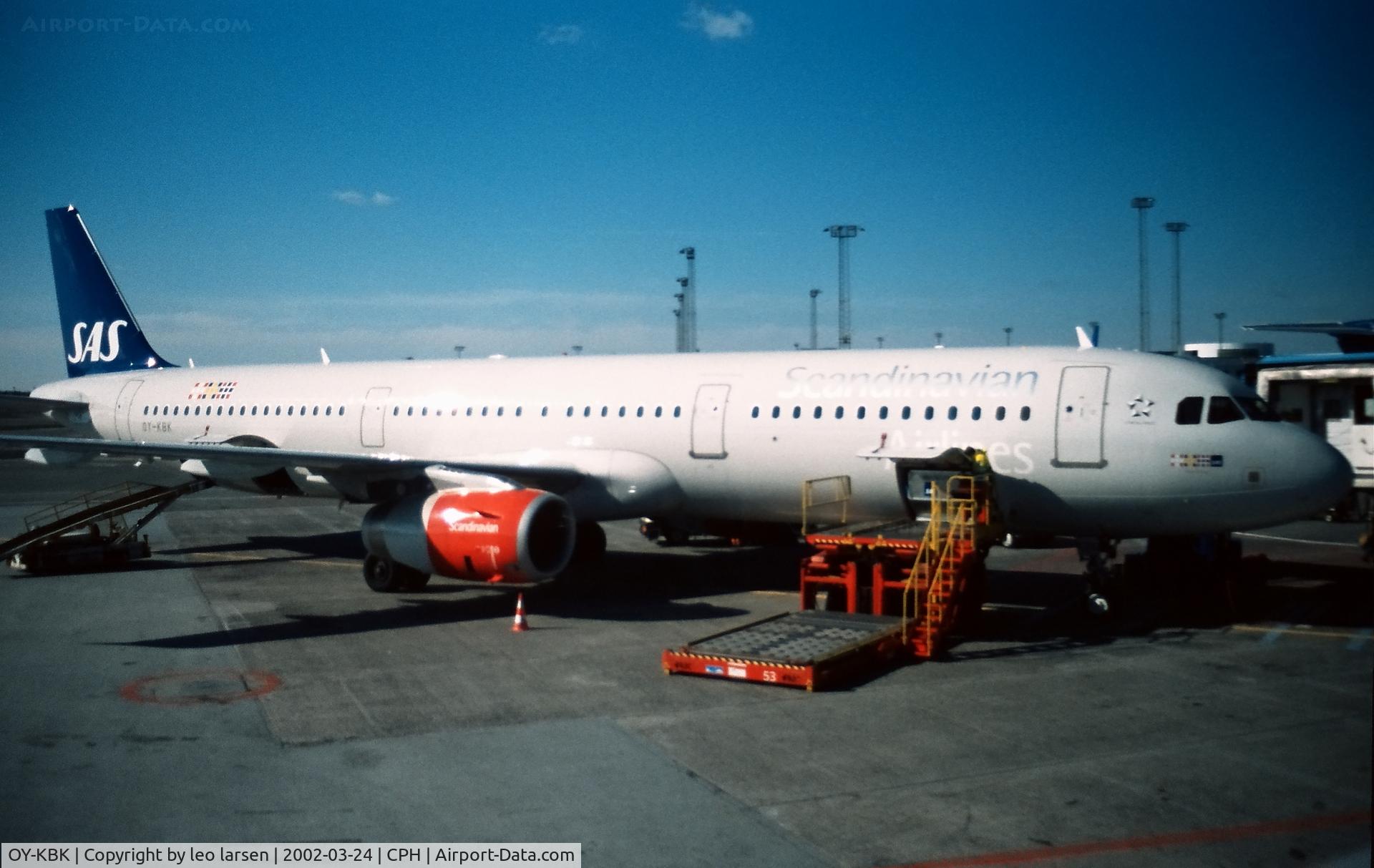 OY-KBK, 2001 Airbus A321-232 C/N 1587, Copenhagen 24.3.2002