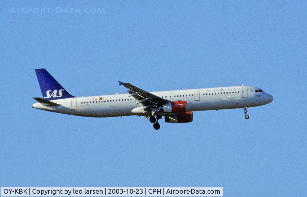 OY-KBK, 2001 Airbus A321-232 C/N 1587, Copenhagen 23.10.2003