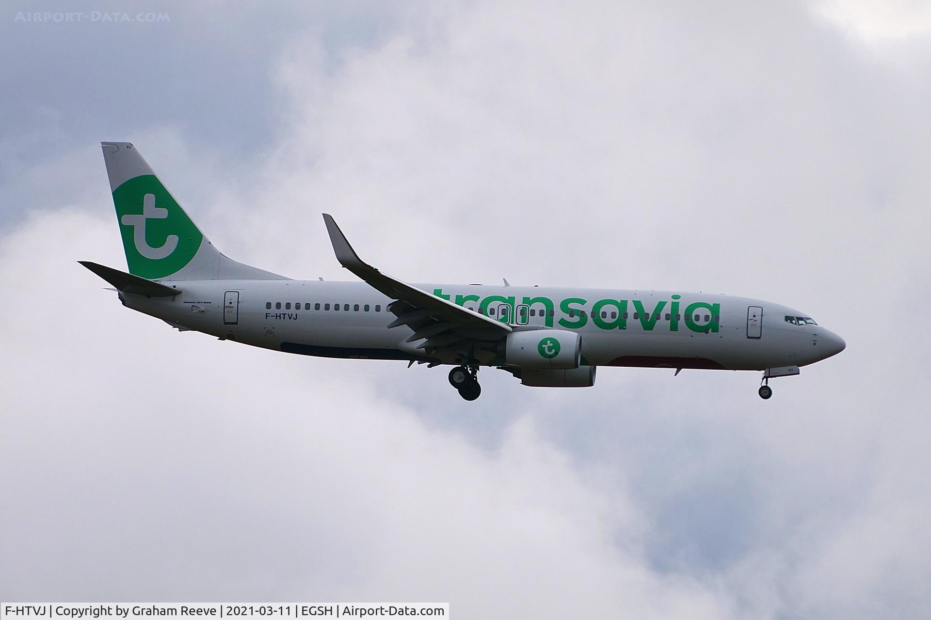 F-HTVJ, 2018 Boeing 737-8K2 C/N 62152, On approach to Norwich.