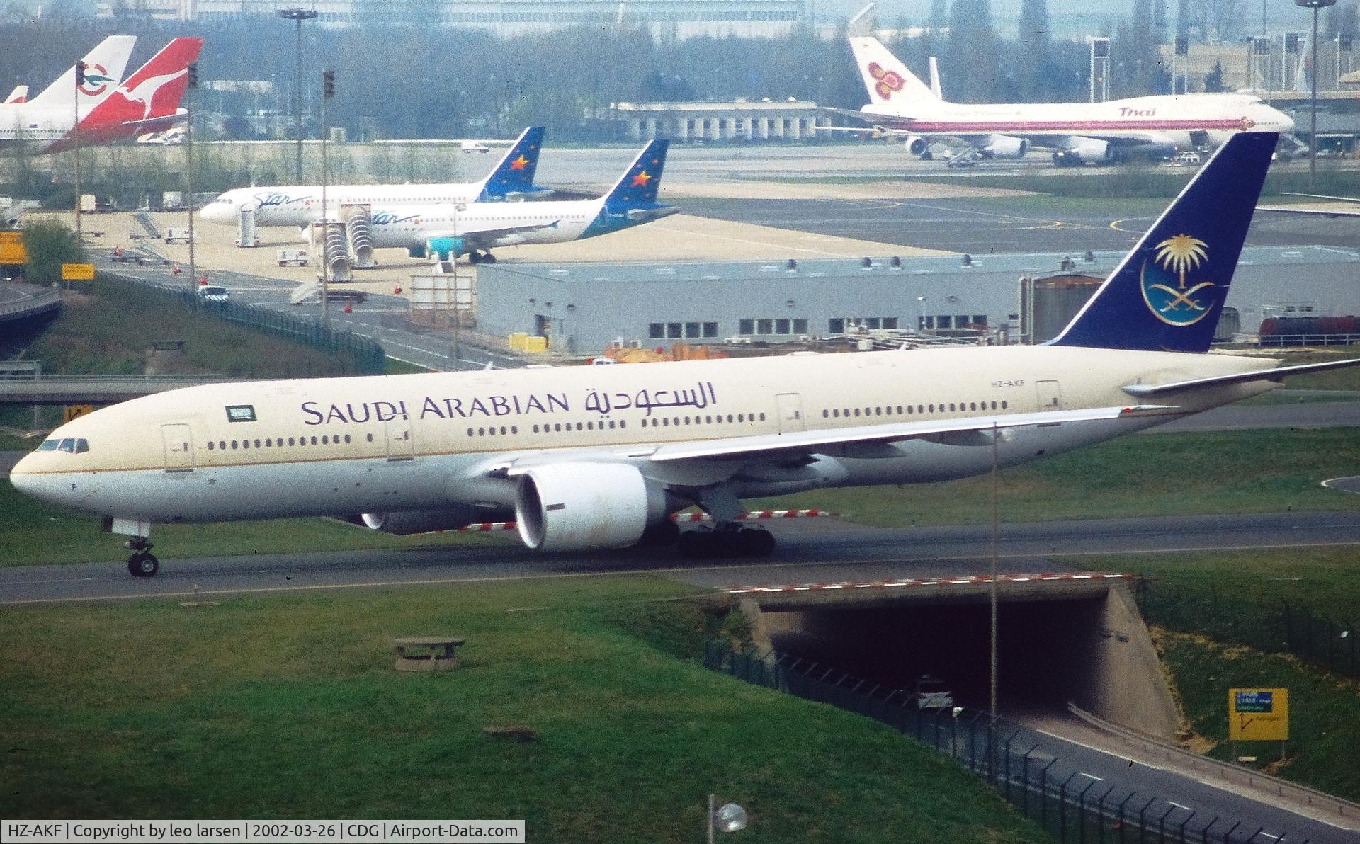 HZ-AKF, 1998 Boeing 777-268/ER C/N 28349, Paris Charles de Gaulle 26.3.2002