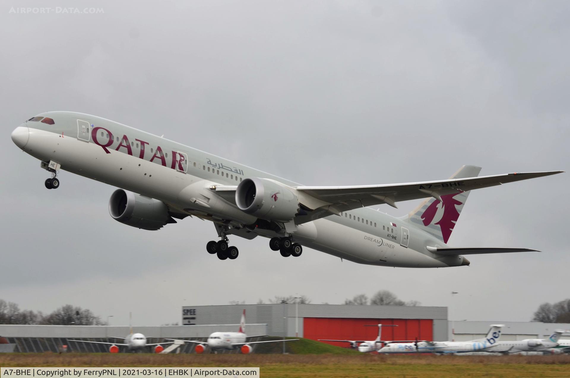 A7-BHE, 2019 Boeing 787-9 Dreamliner Dreamliner C/N 64218, Qatar B789 take-of