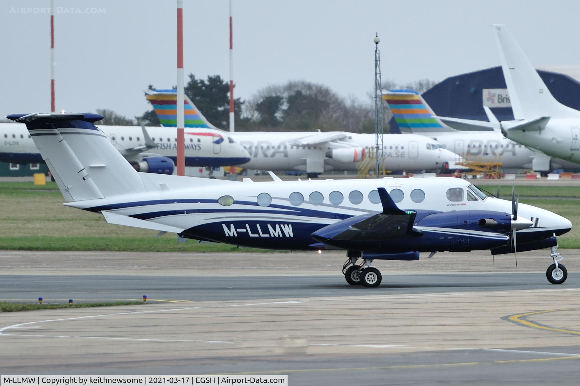 M-LLMW, 2016 Beechcraft B300 Super King Air 350 C/N FL-1080, Arriving at Norwich from Doncaster.