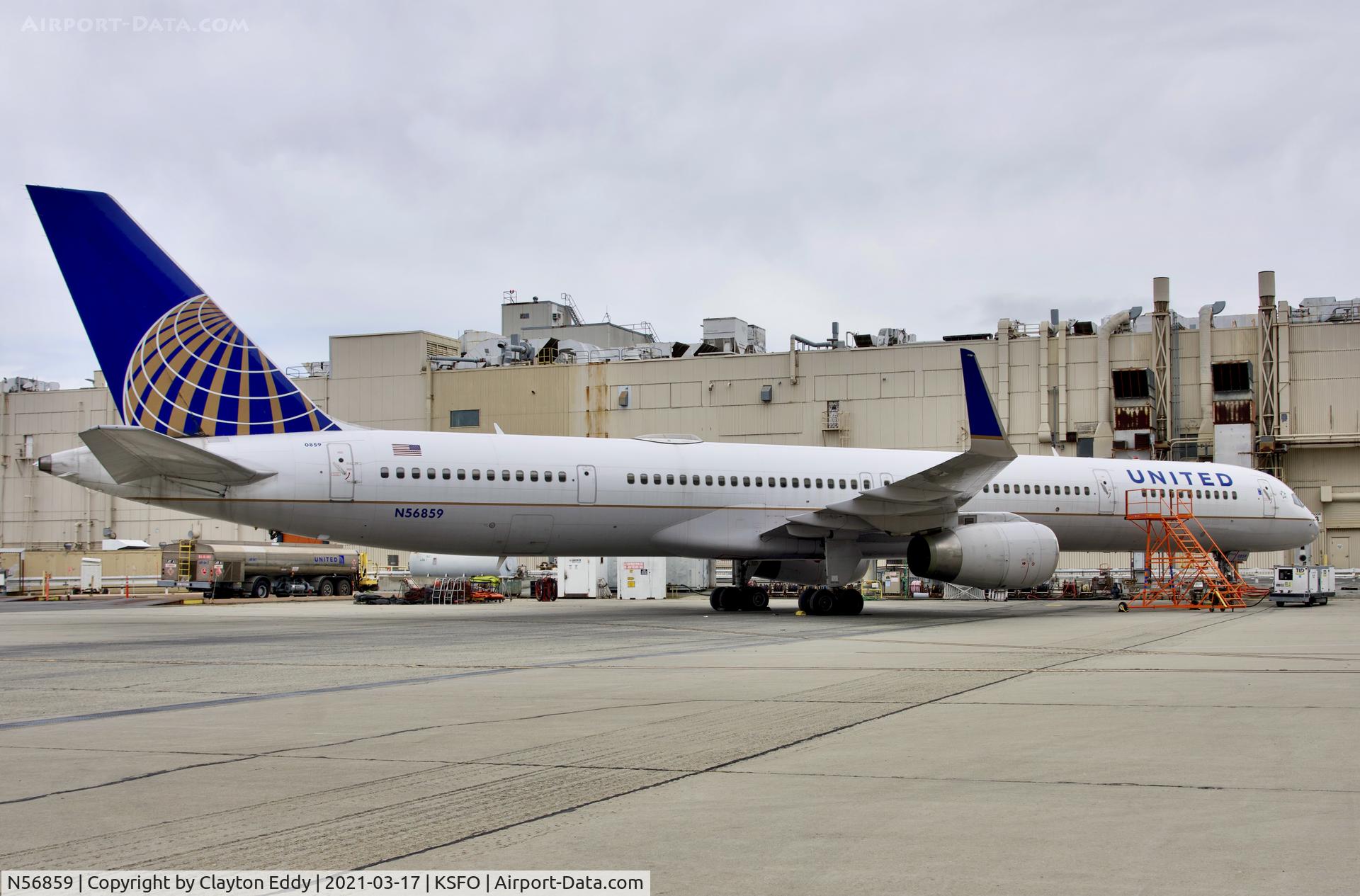 N56859, 2004 Boeing 757-324 C/N 32818, SFO 2021.