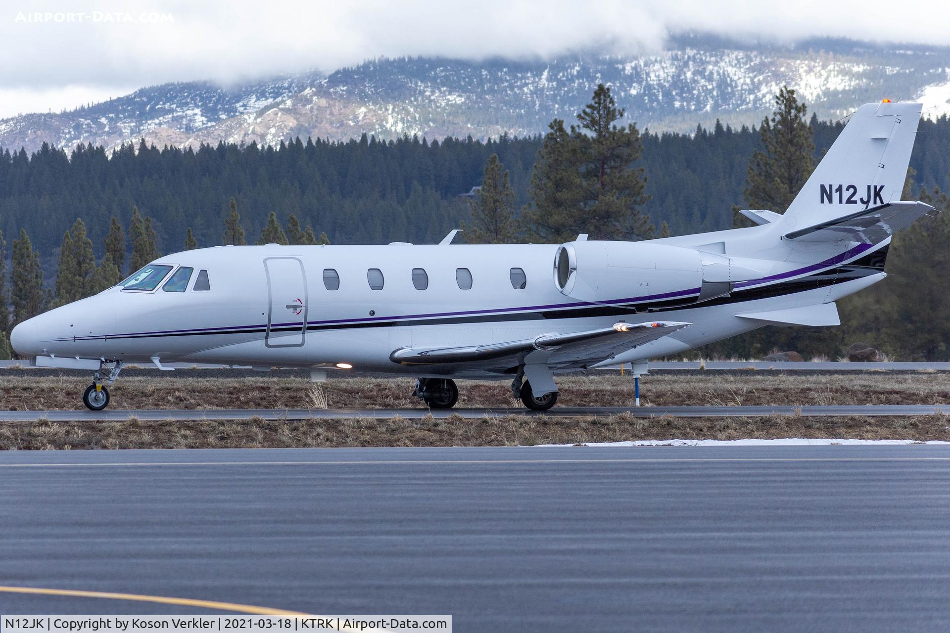 N12JK, 2006 Cessna 560XL Citation C/N 560-5618, Taxiing to stand